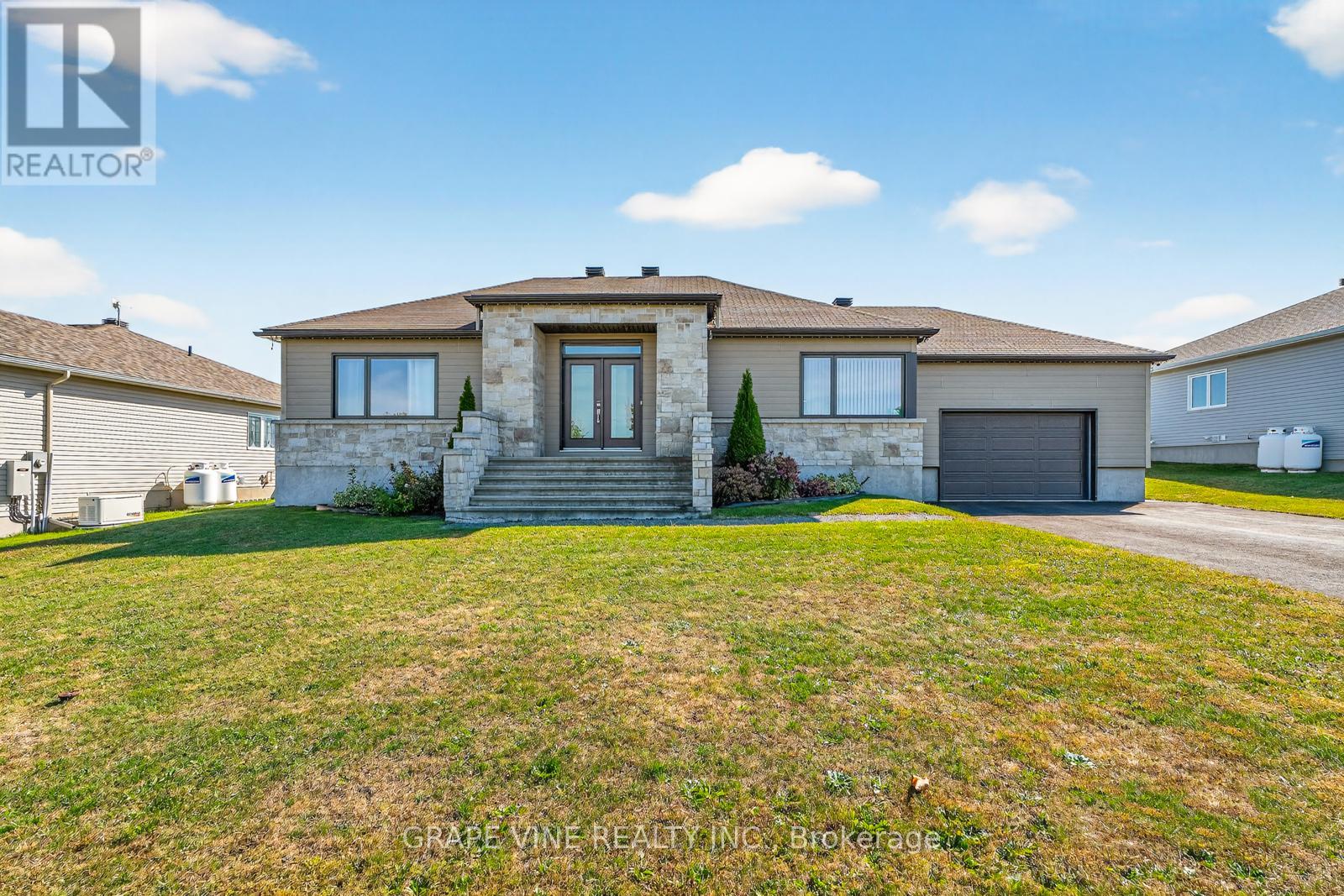 18 Calco Crescent Property Photo 1