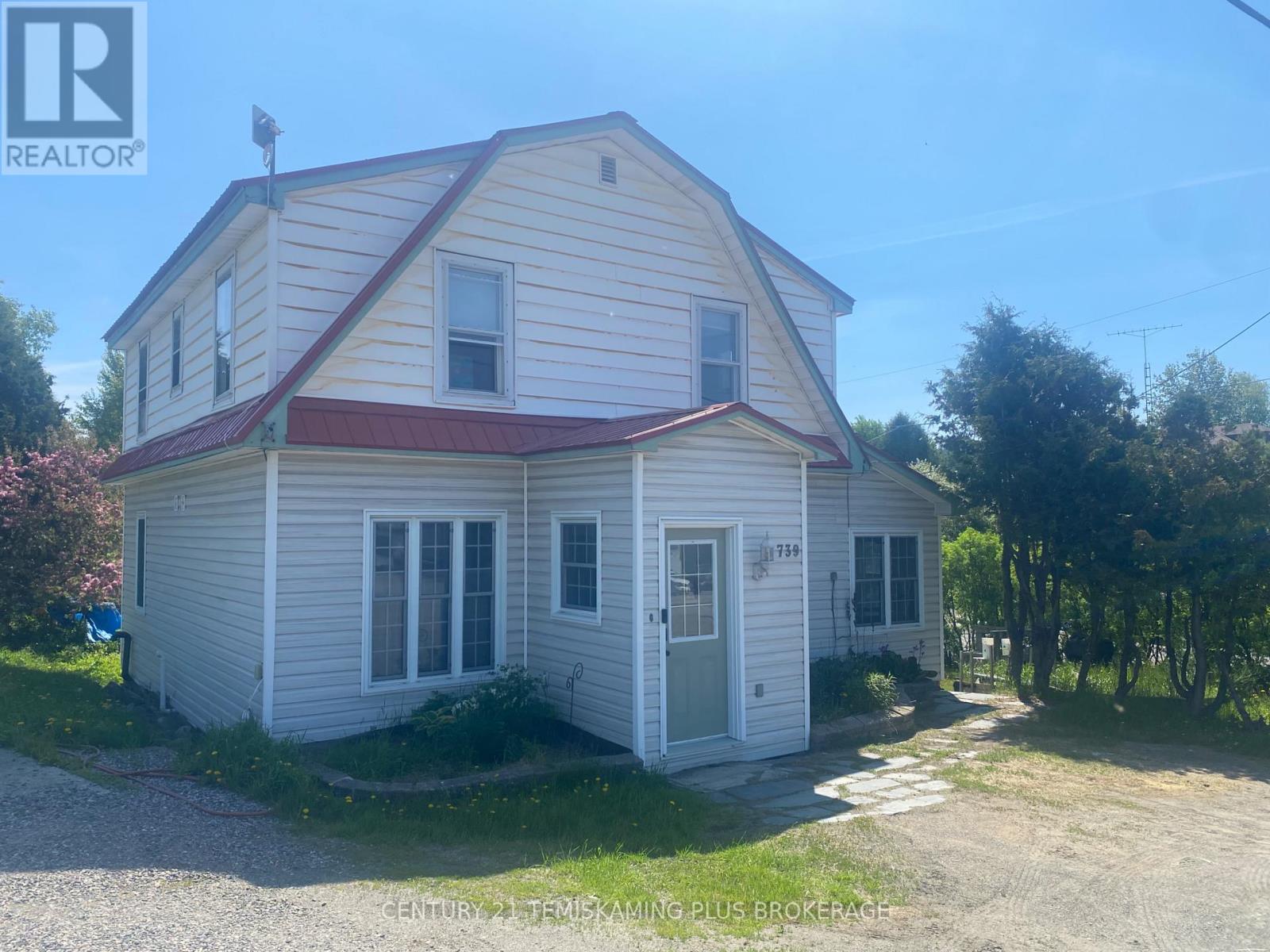 6739 Hwy 11 N Highway Property Photo 1