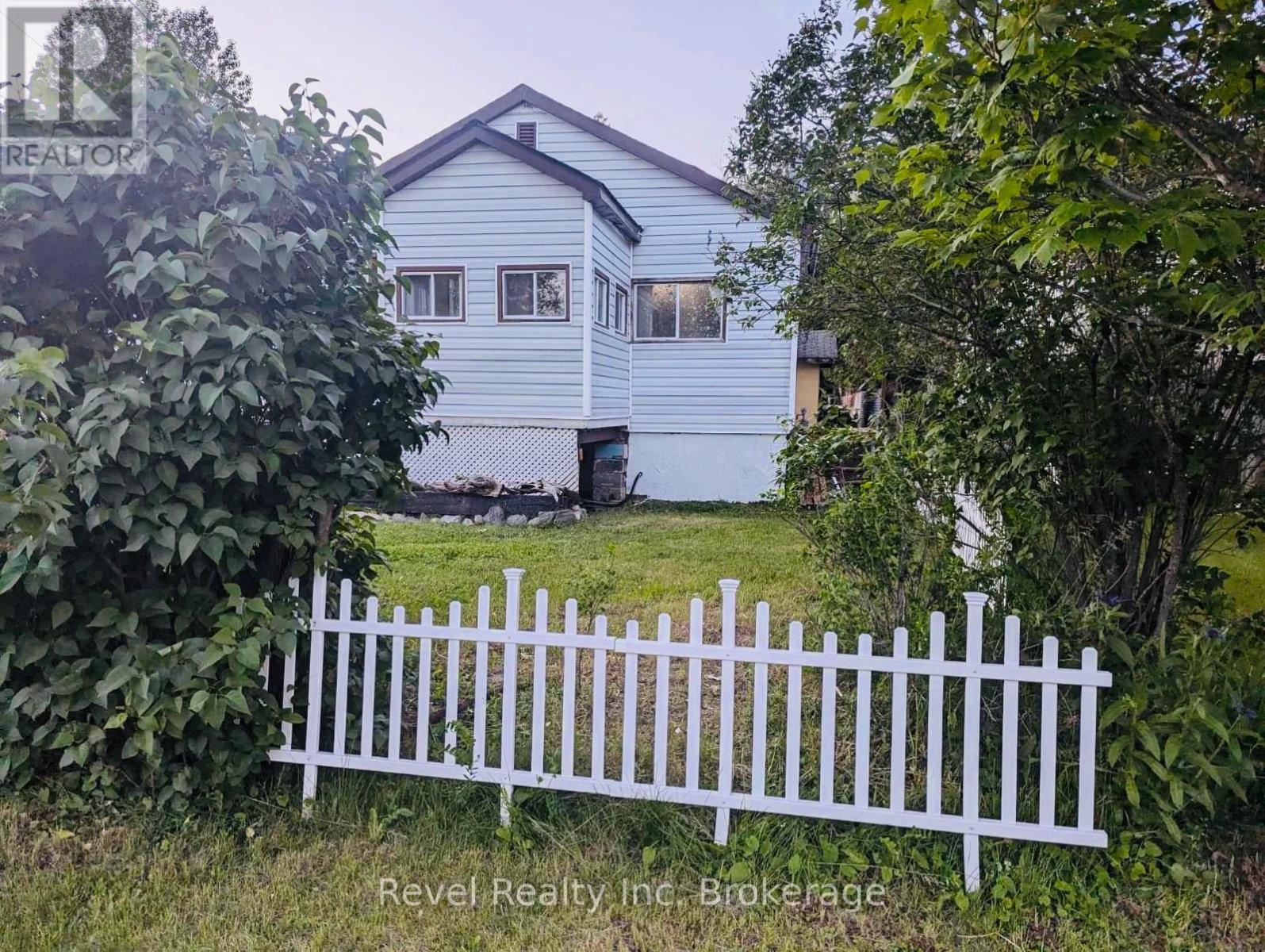 214 Fotheringham Avenue Property Photo 2