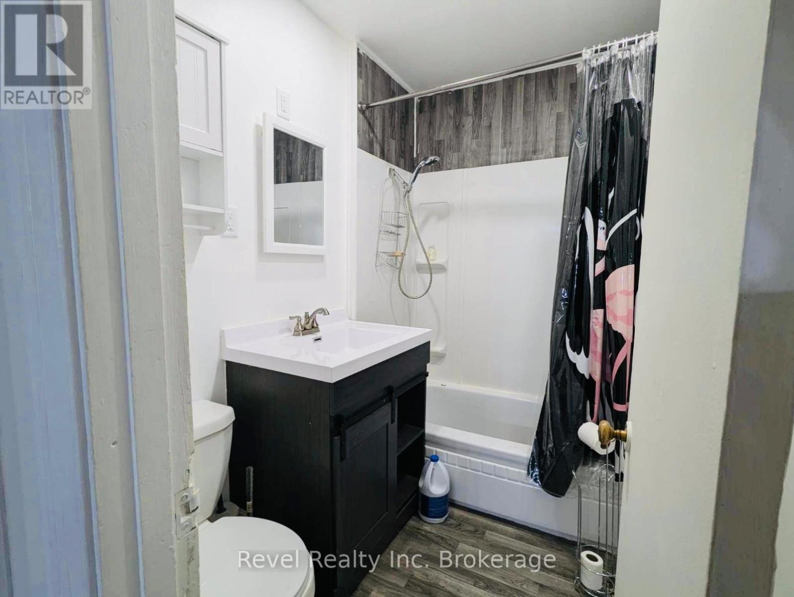 214 Fotheringham Avenue Property Photo 11
