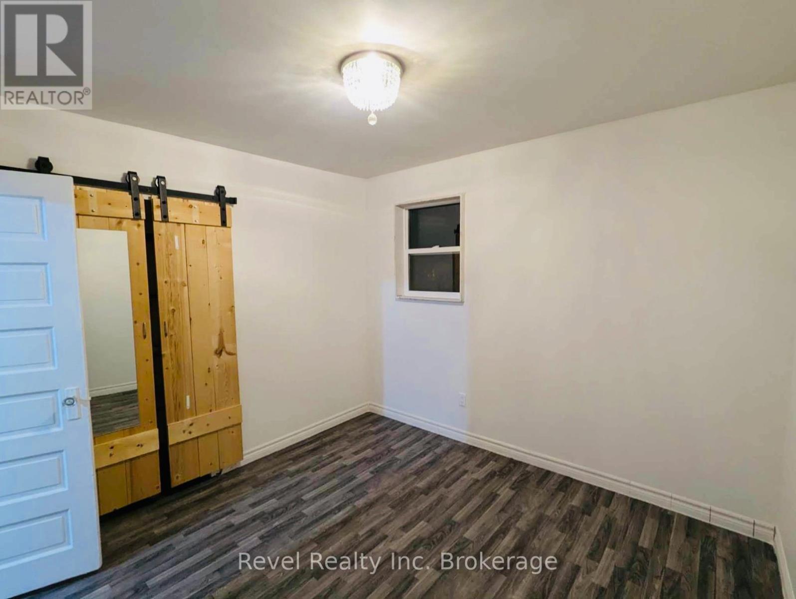 214 Fotheringham Avenue Property Photo 15
