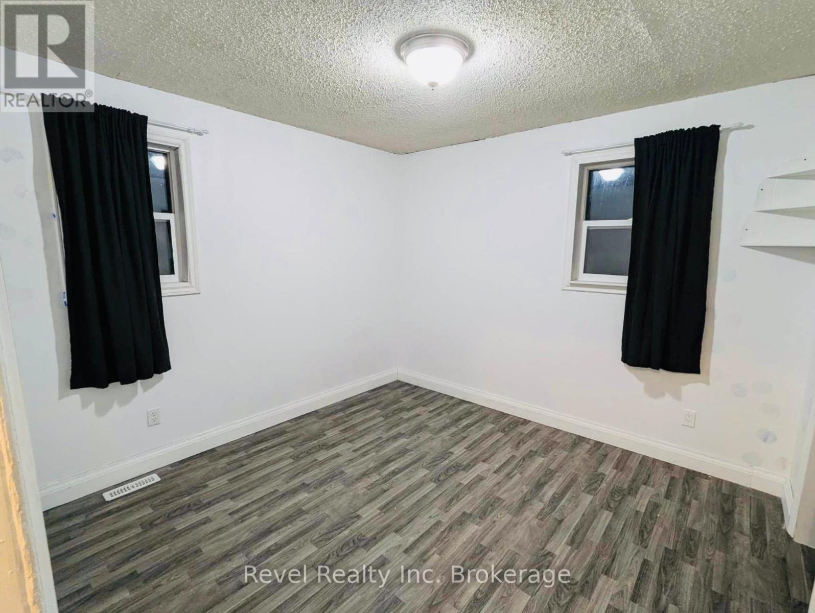 214 Fotheringham Avenue Property Photo 16