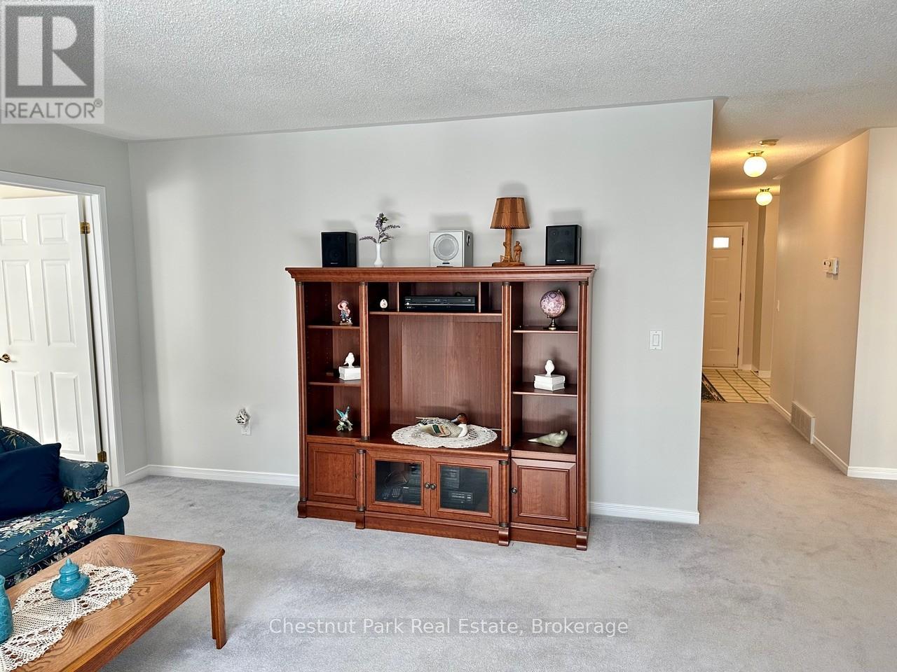 45 Pine Ridge Gate E Property Photo 5