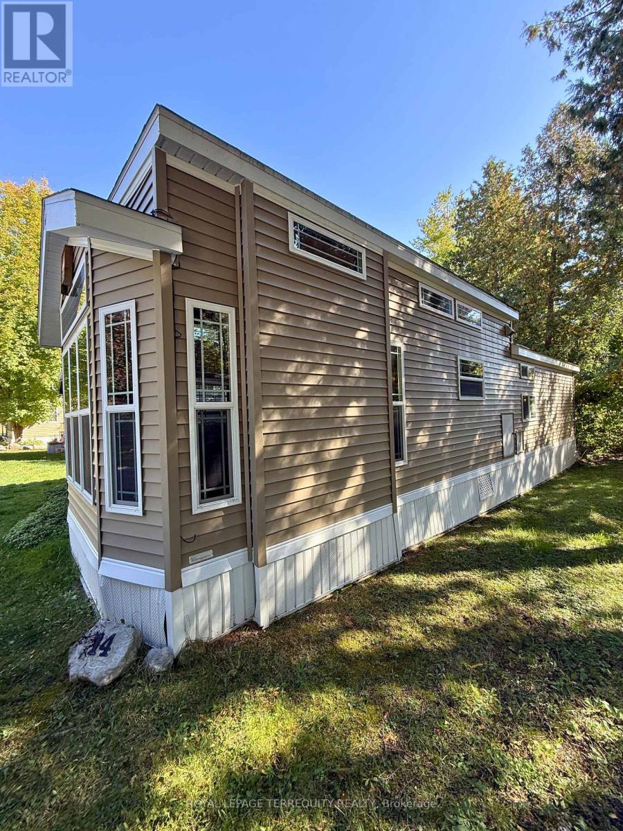 14 Rockhaven Property Photo 4