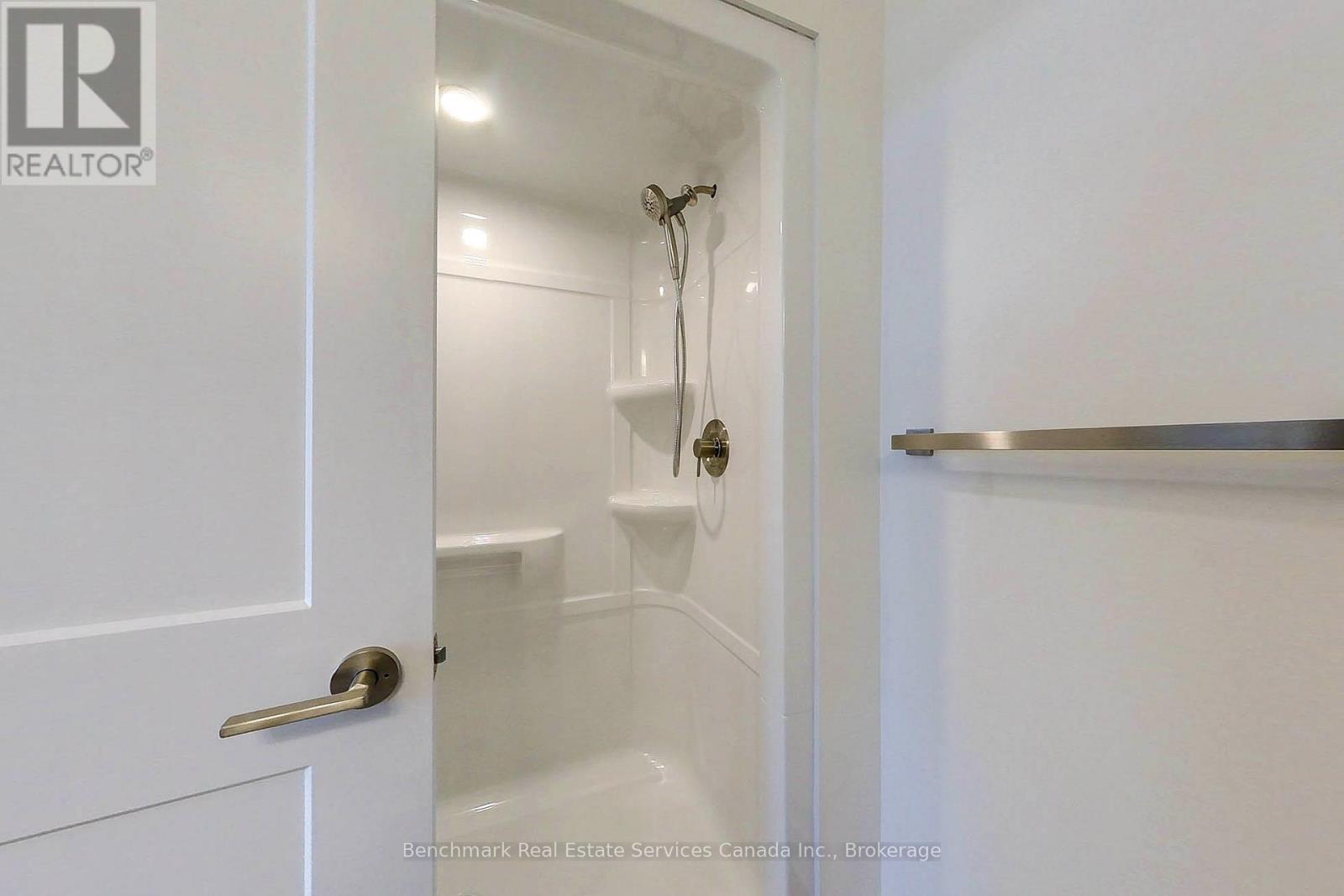 65 Cavalier Crescent Property Photo 11