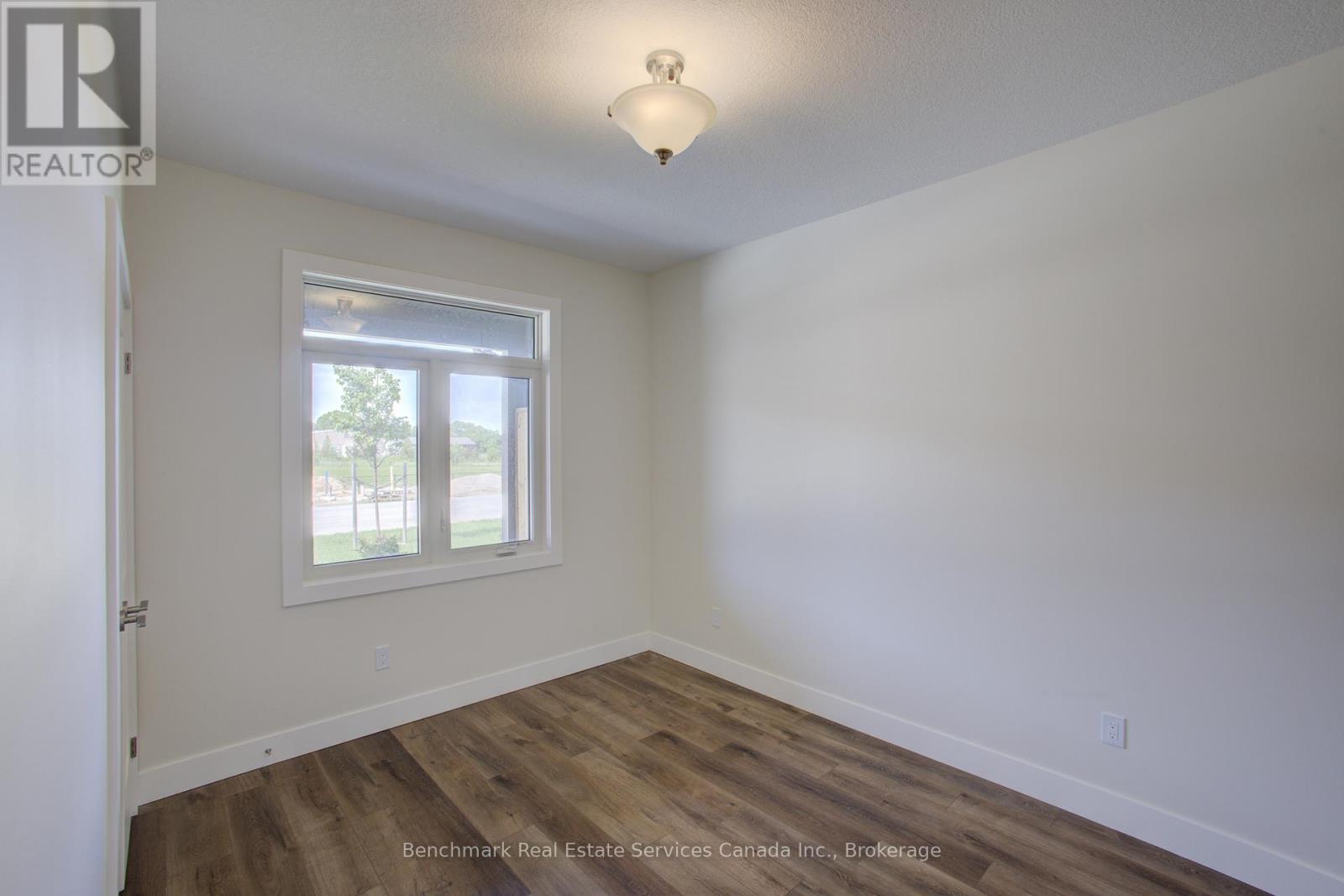 59 Cavalier Crescent Property Photo 6