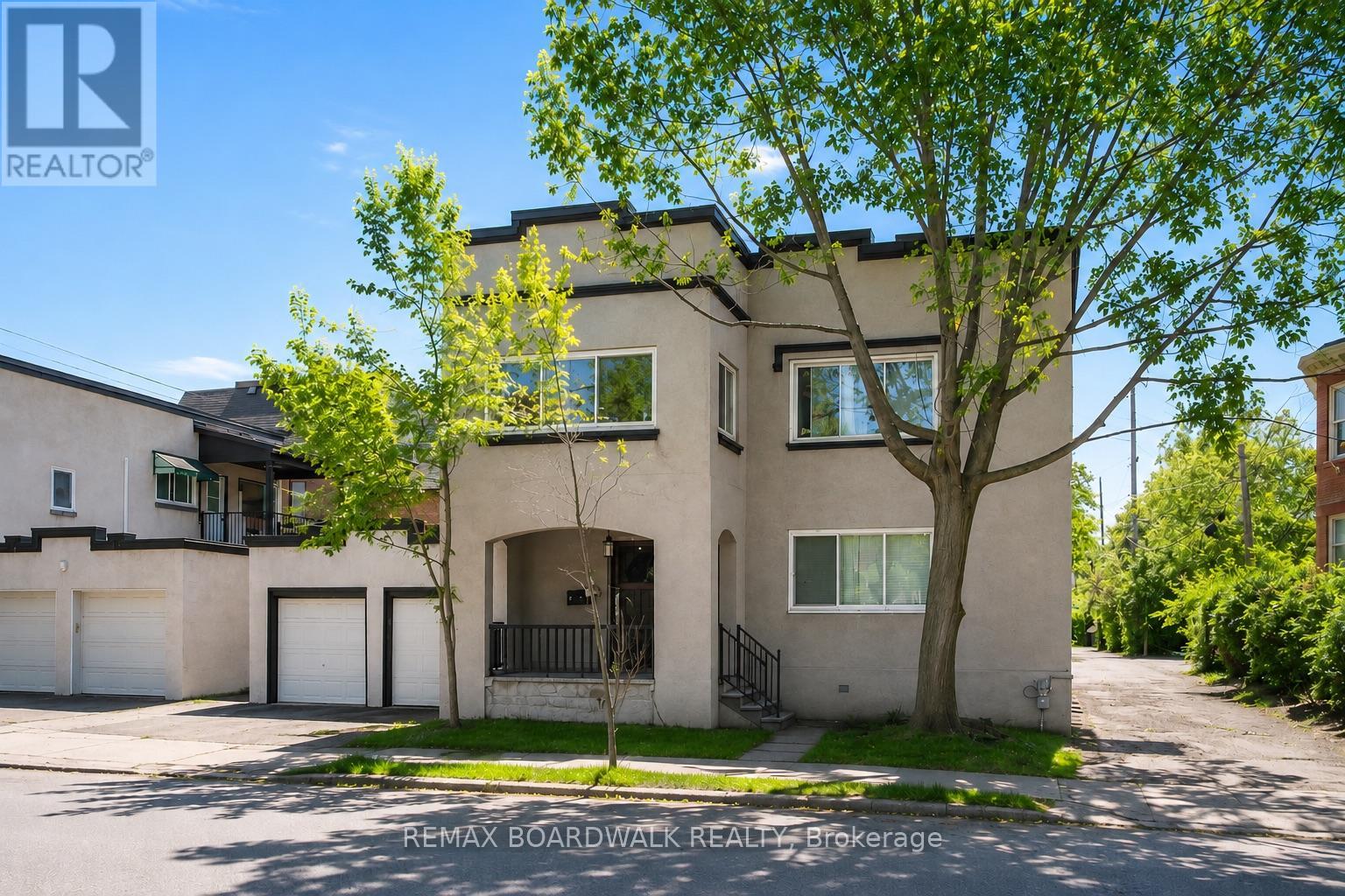 320 Laurier Avenue E Property Photo 1