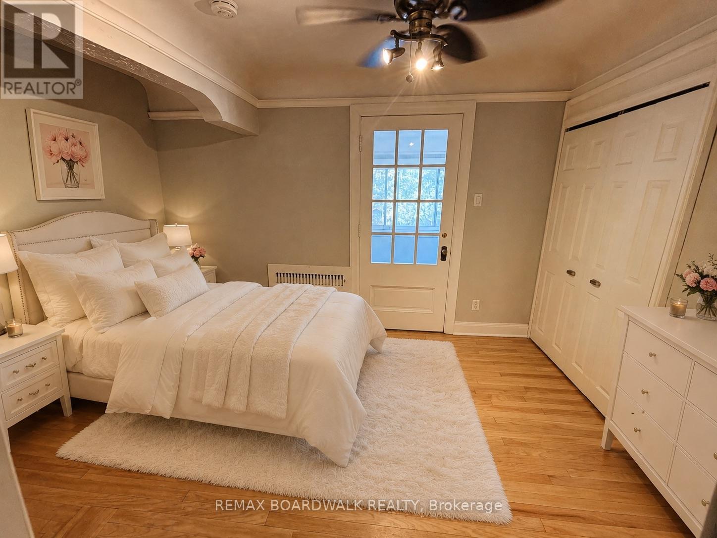 320 Laurier Avenue E Property Photo 8