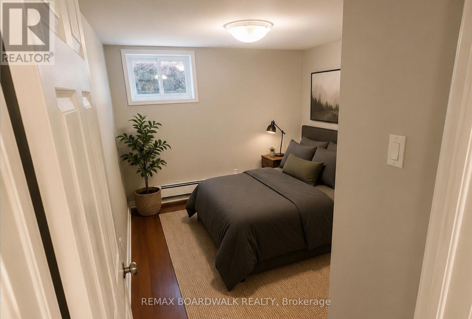 320 Laurier Avenue E Property Photo 11