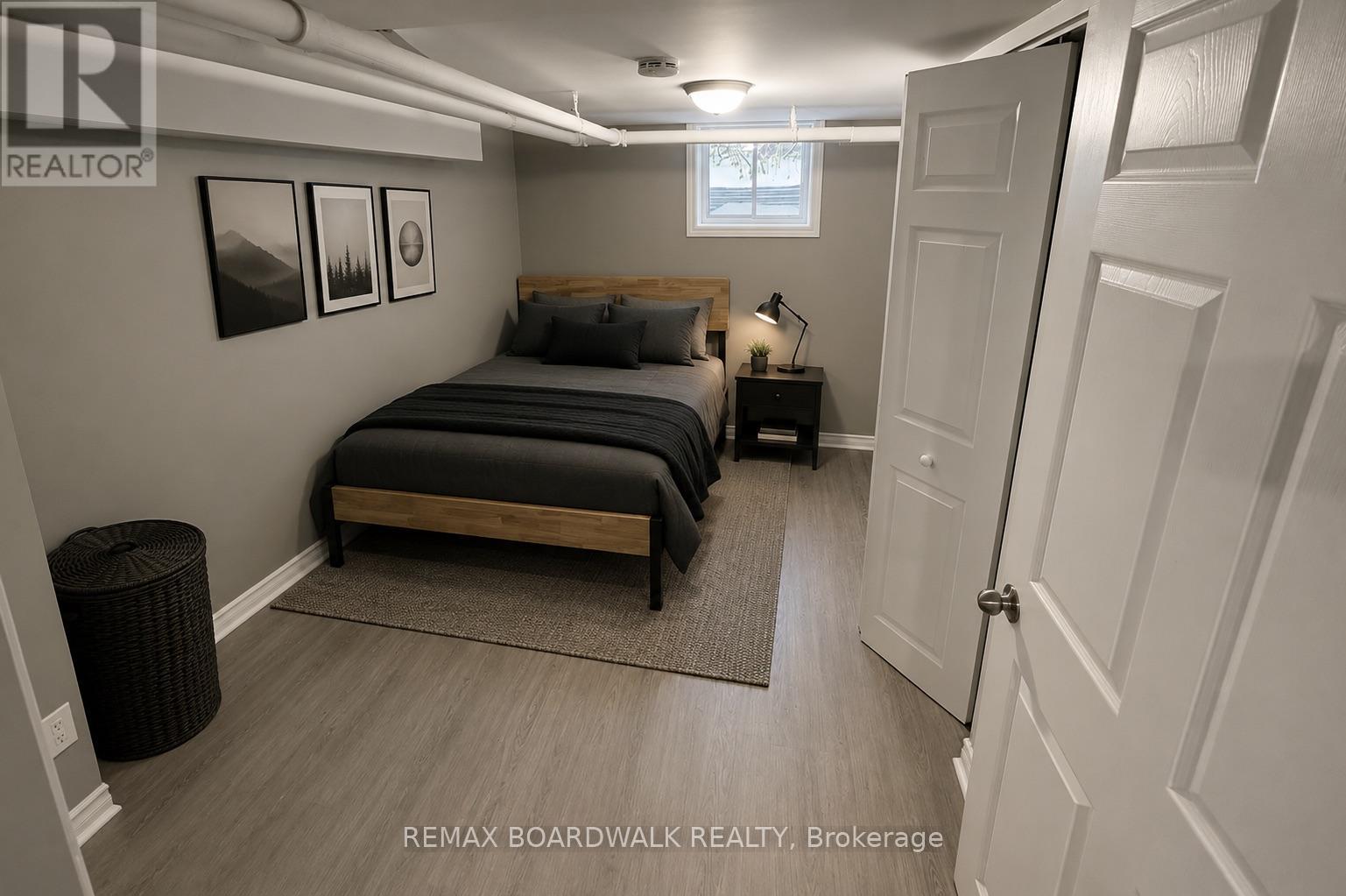320 Laurier Avenue E Property Photo 12