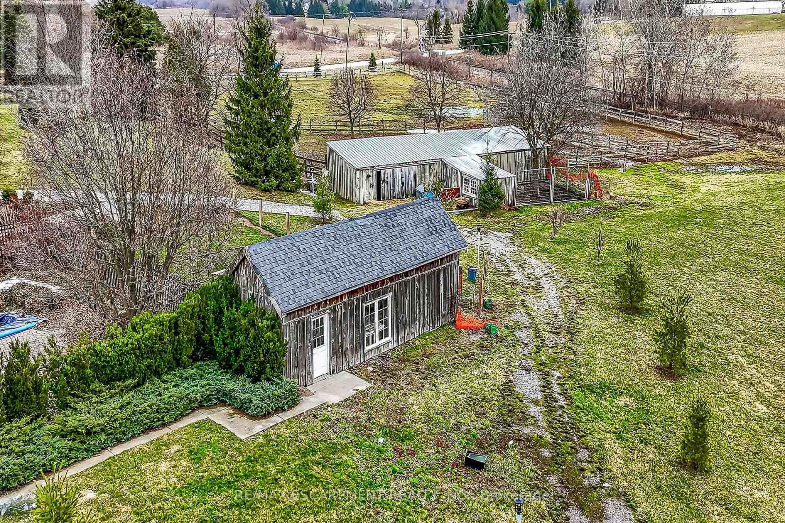 393 Old Onondaga Road E Property Photo 37