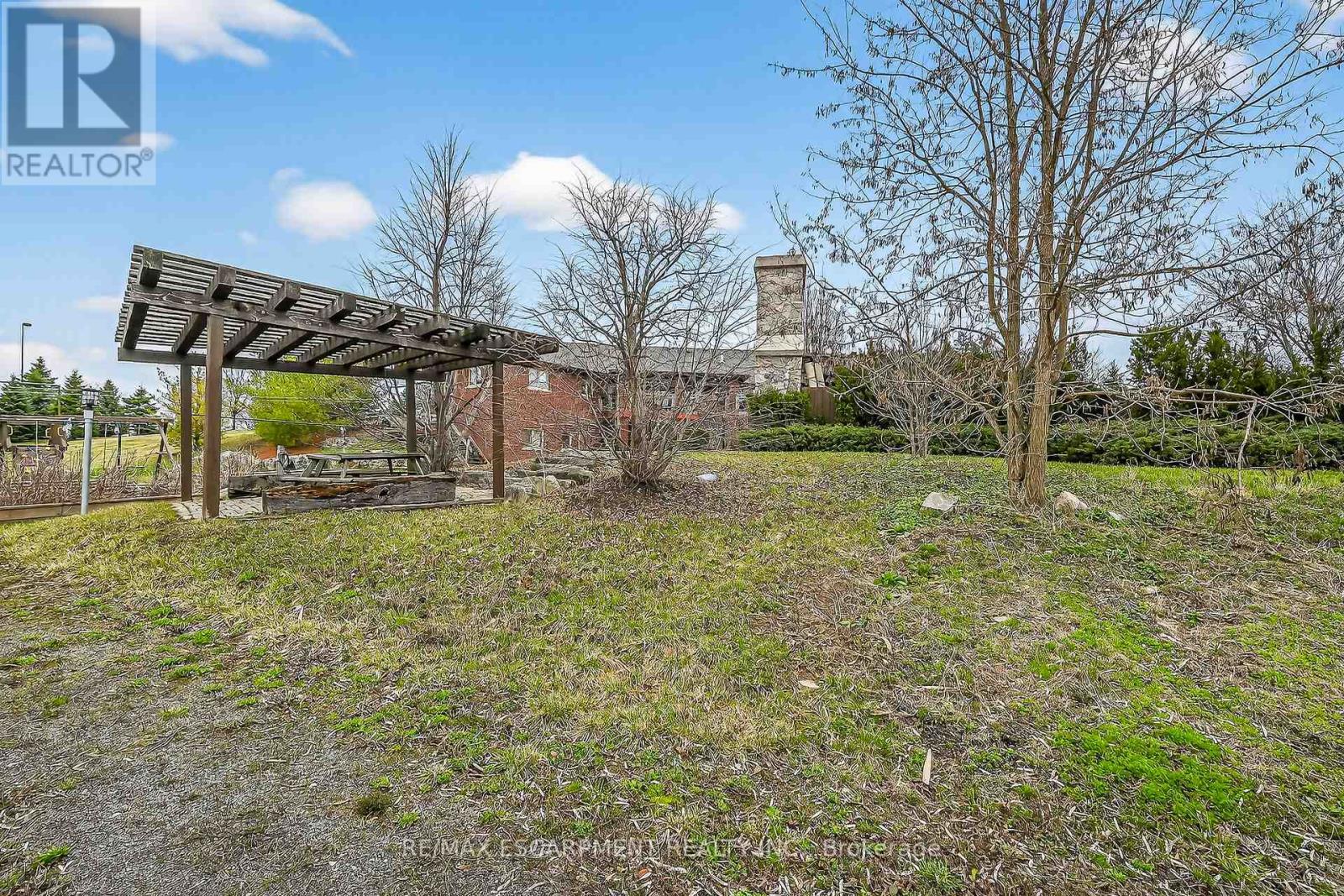 393 Old Onondaga Road E Property Photo 39