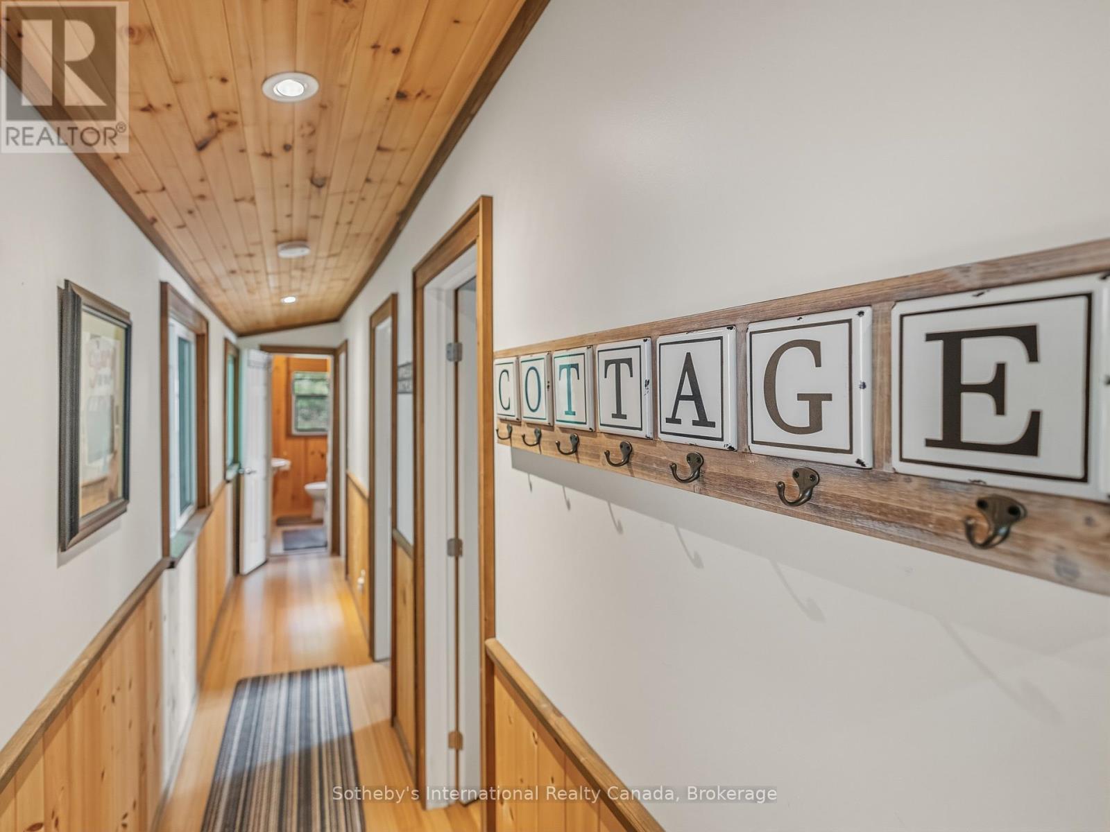 1040 Kahshe Lake Property Photo 16