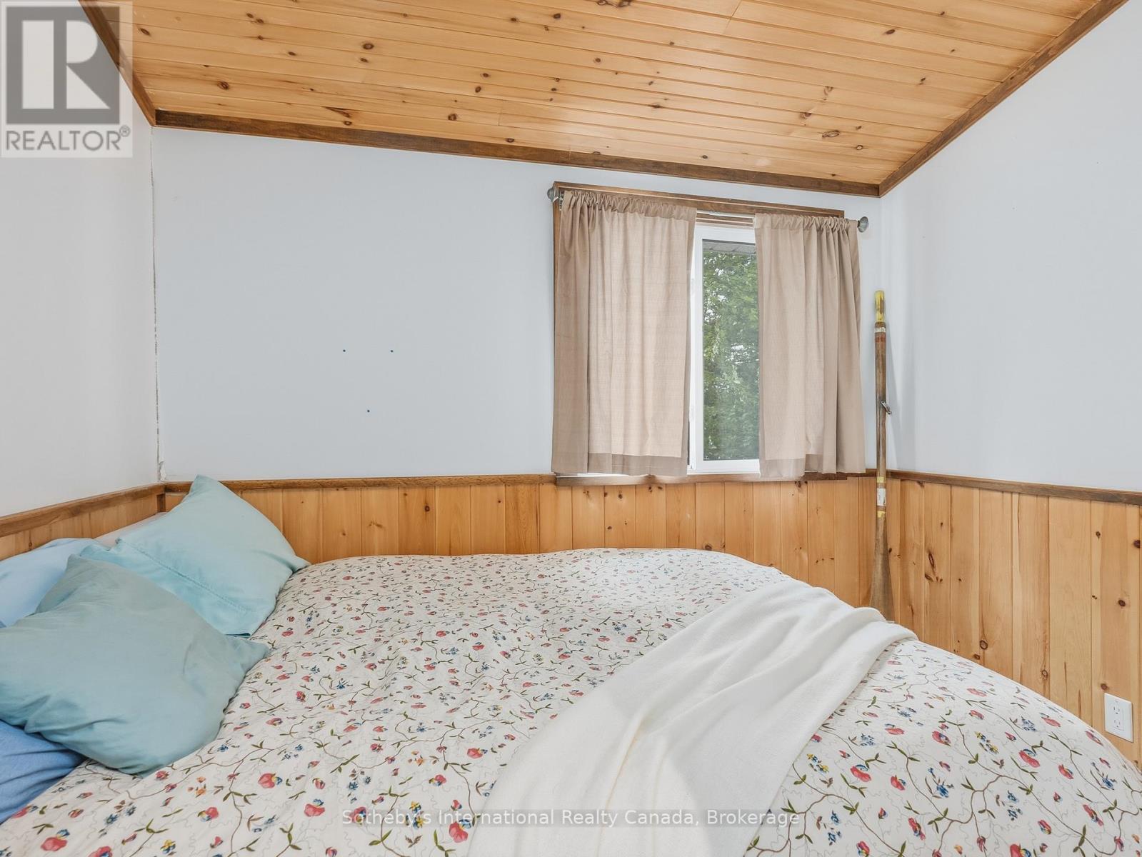 1040 Kahshe Lake Property Photo 19