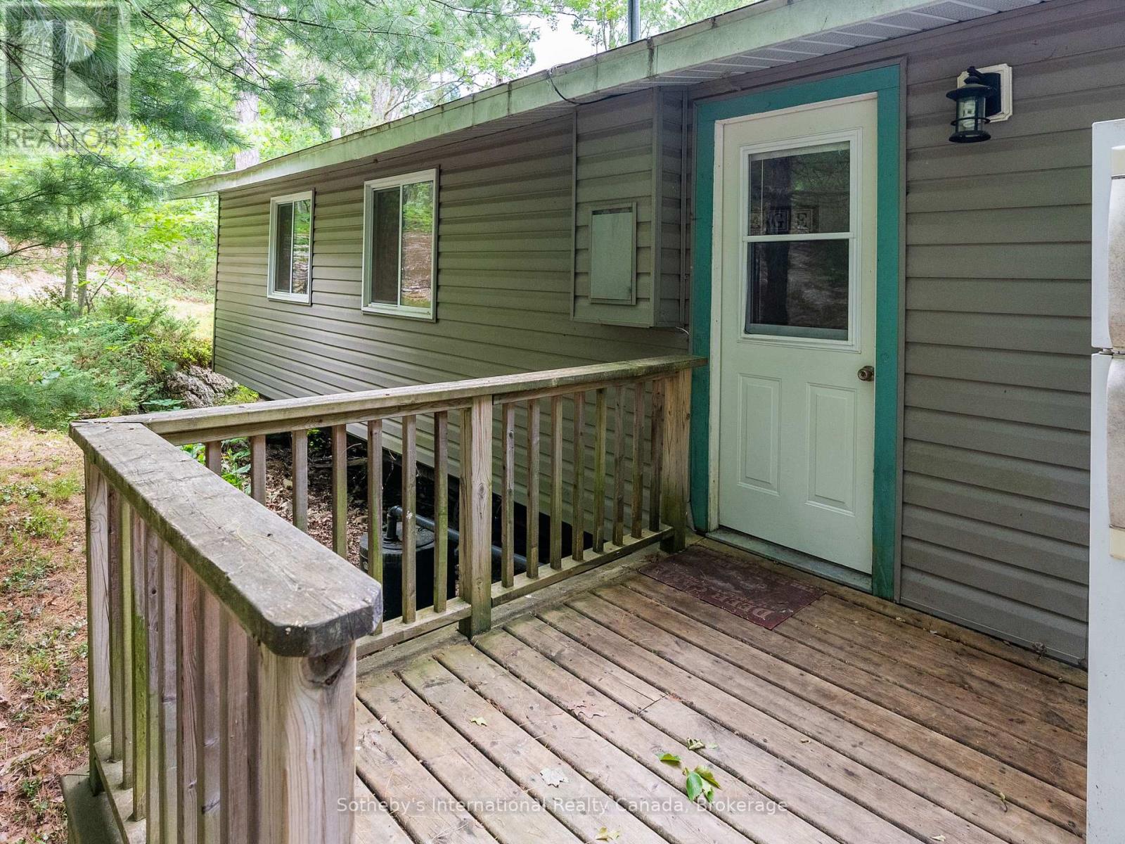 1040 Kahshe Lake Property Photo 23
