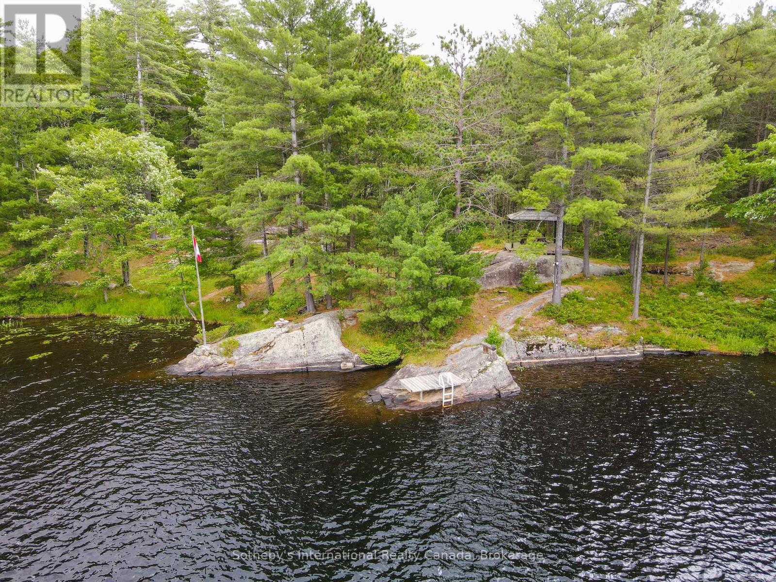 1040 Kahshe Lake Property Photo 40