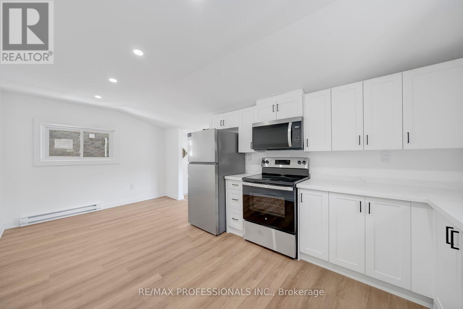 Apartment B - 27 Oakdale Avenue Property Photo 5