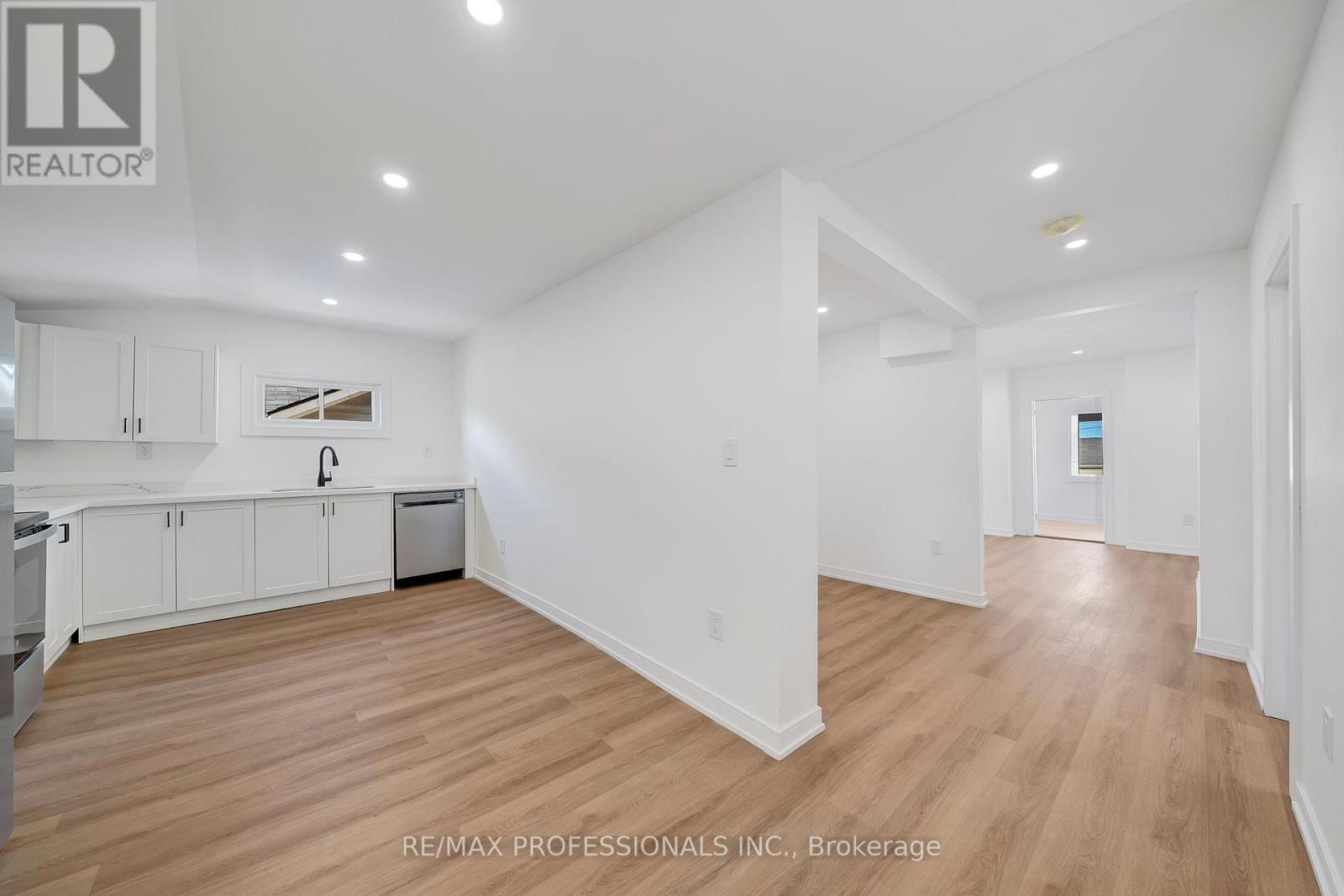 Apartment B - 27 Oakdale Avenue Property Photo 6