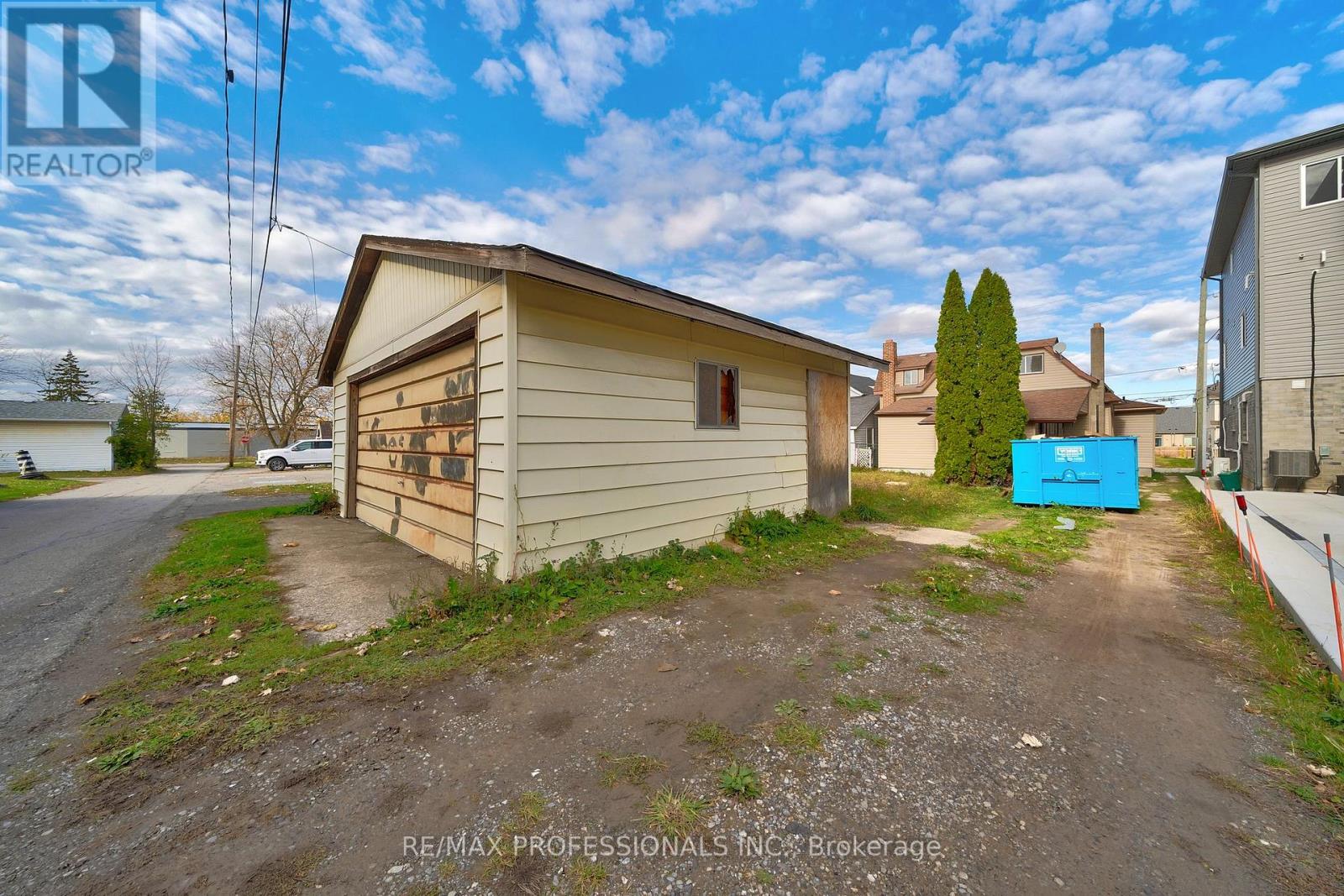 Apartment B - 27 Oakdale Avenue Property Photo 16