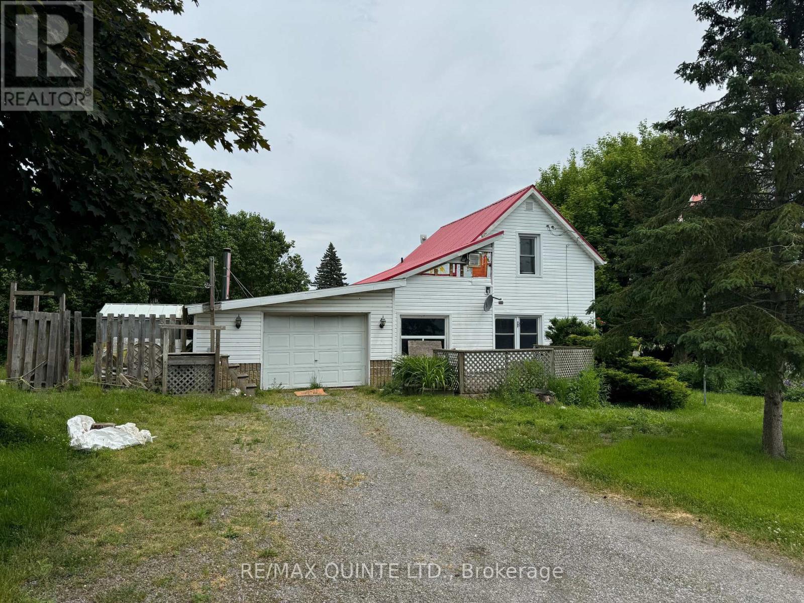 801 Old Highway 2 Property Photo 1