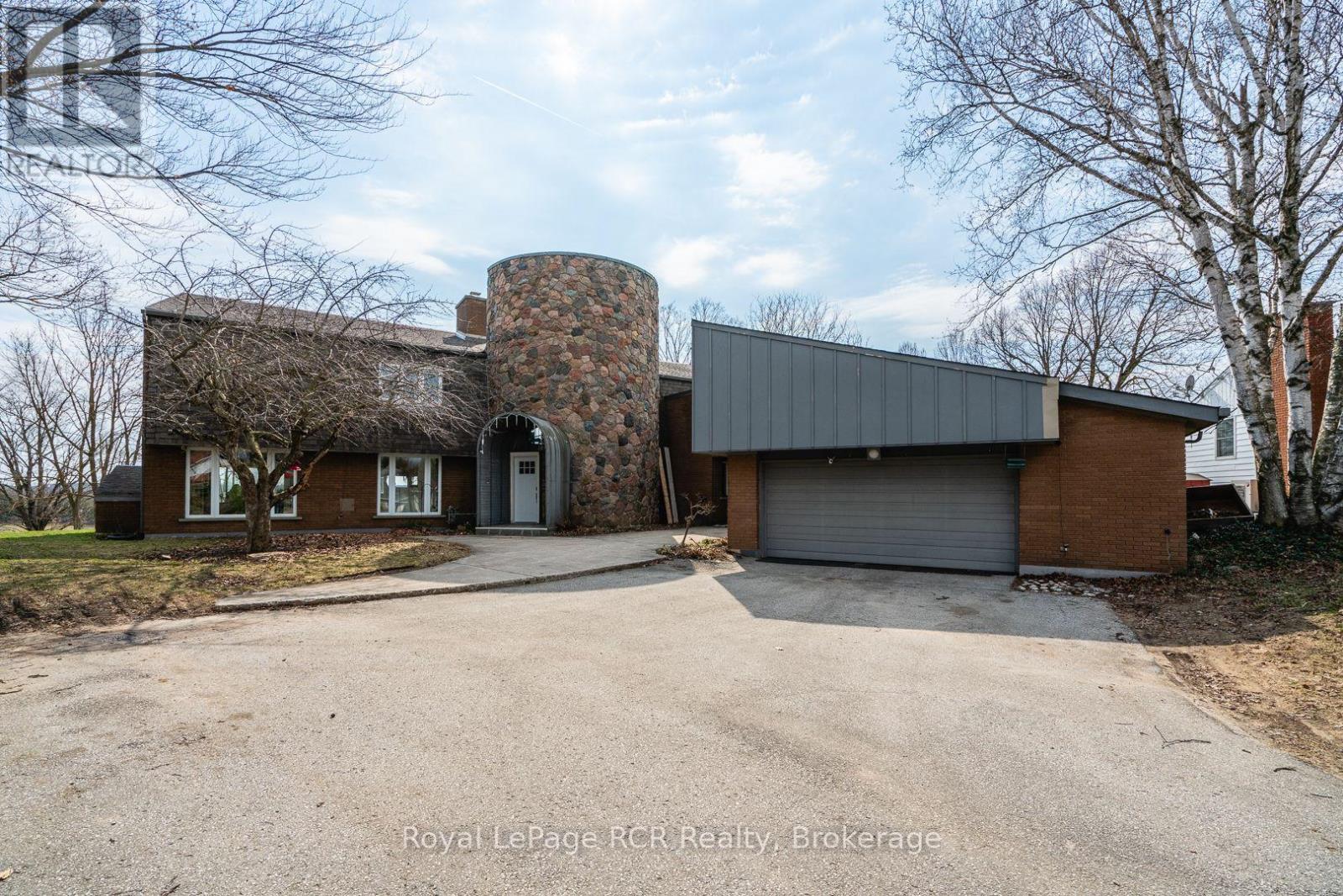 136 4th Avenue Property Photo 1