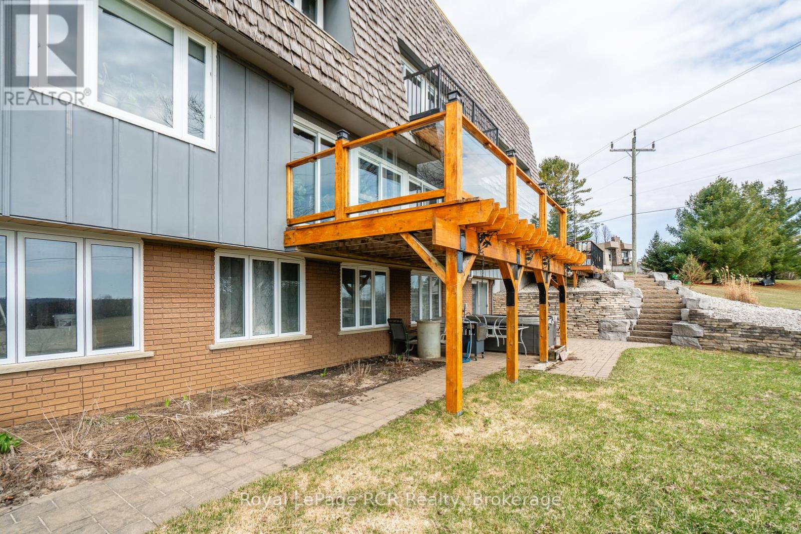 136 4th Avenue Property Photo 5