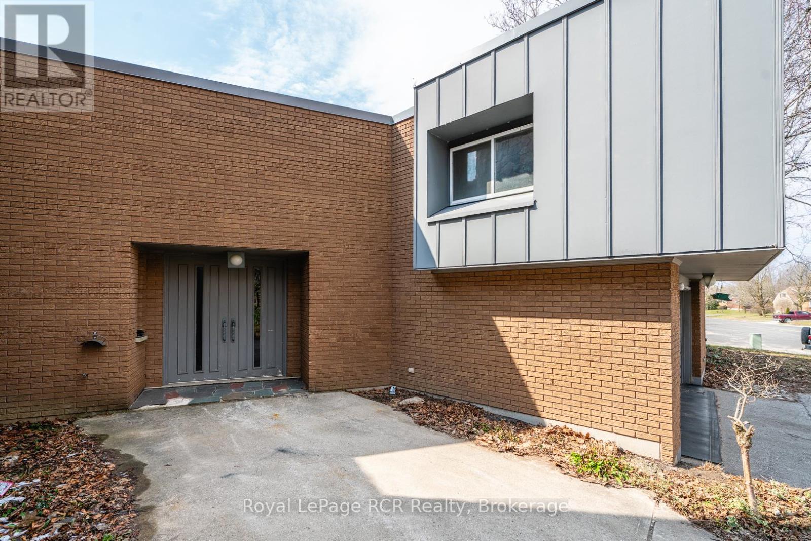 136 4th Avenue Property Photo 10