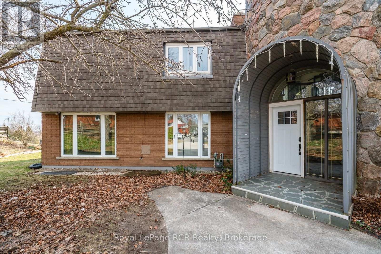 136 4th Avenue Property Photo 11
