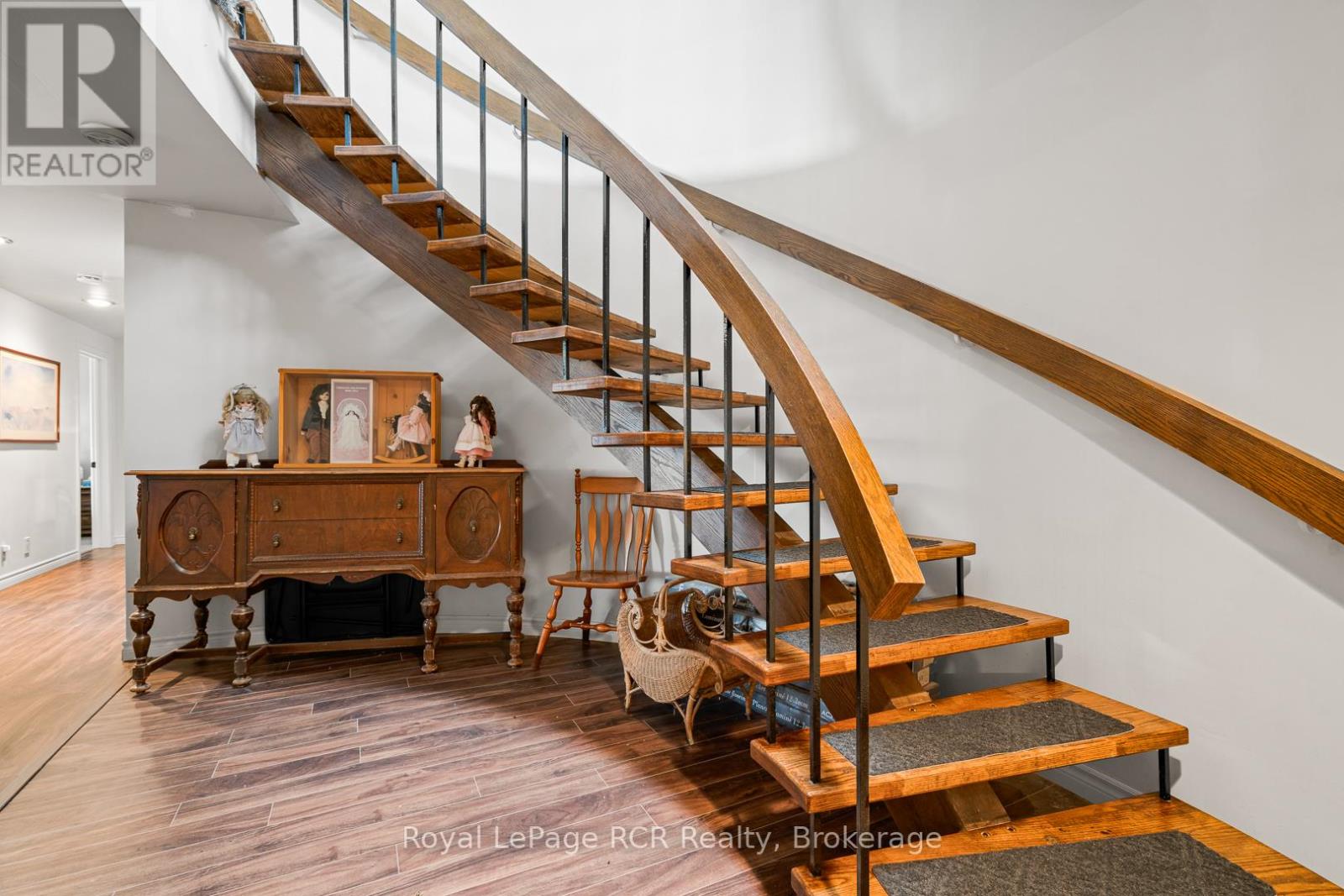 136 4th Avenue Property Photo 18