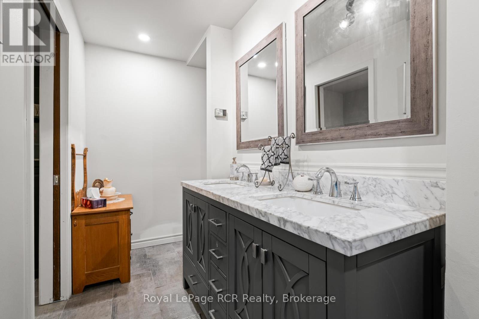 136 4th Avenue Property Photo 21