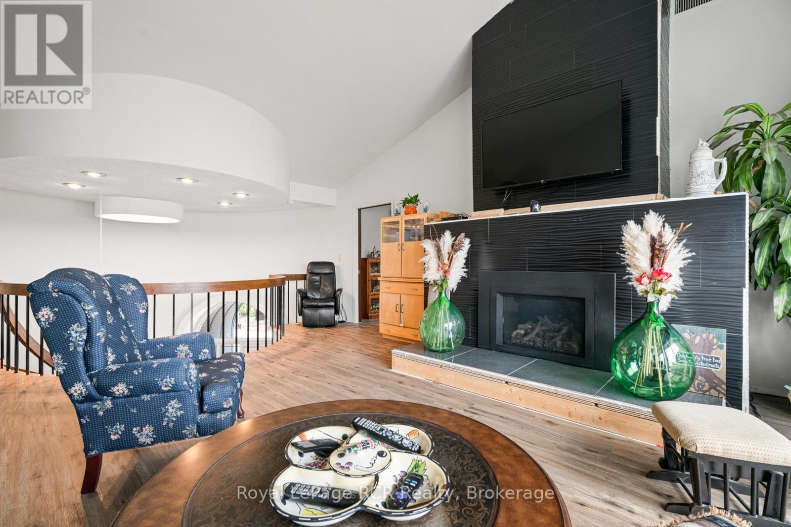 136 4th Avenue Property Photo 27
