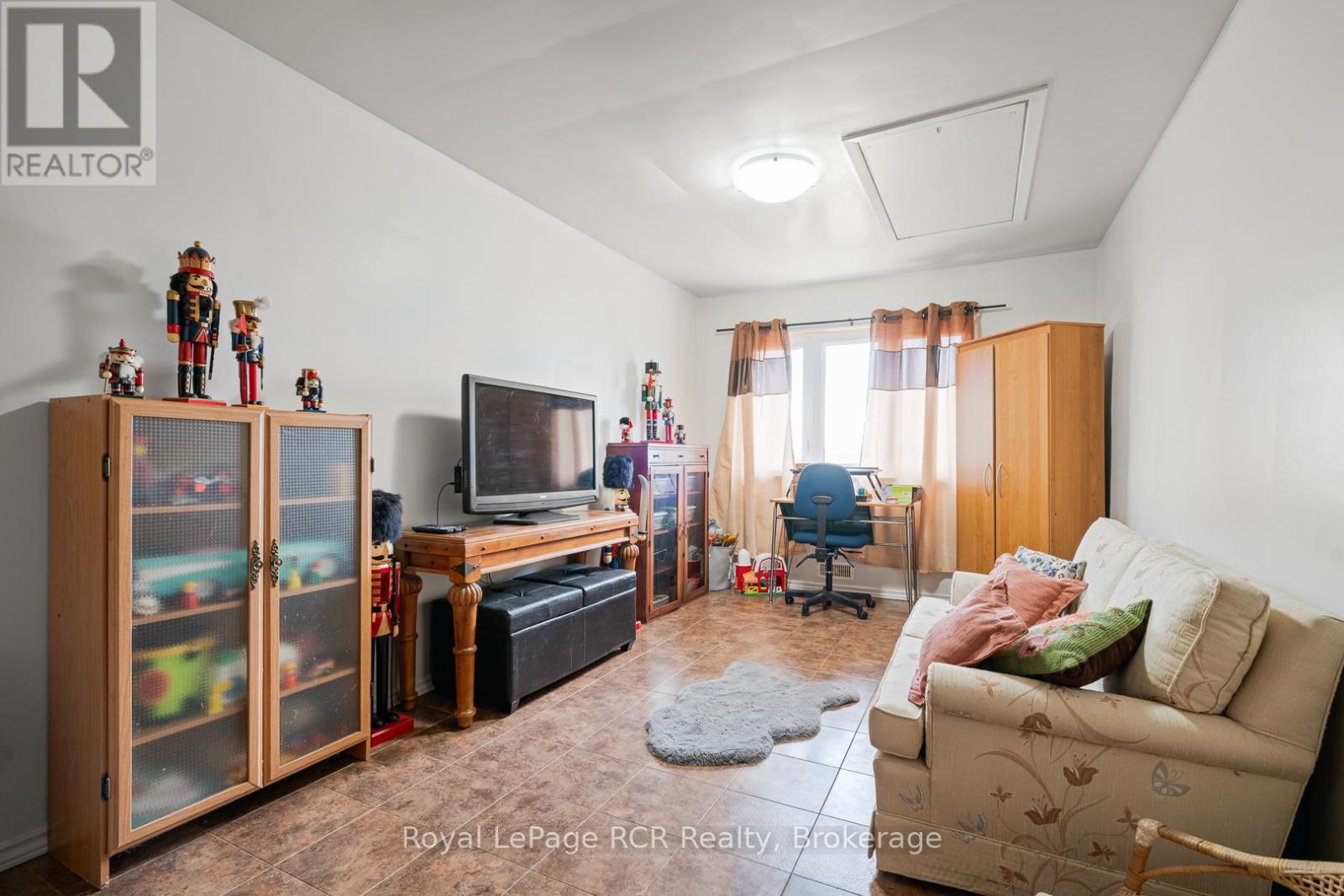 136 4th Avenue Property Photo 33