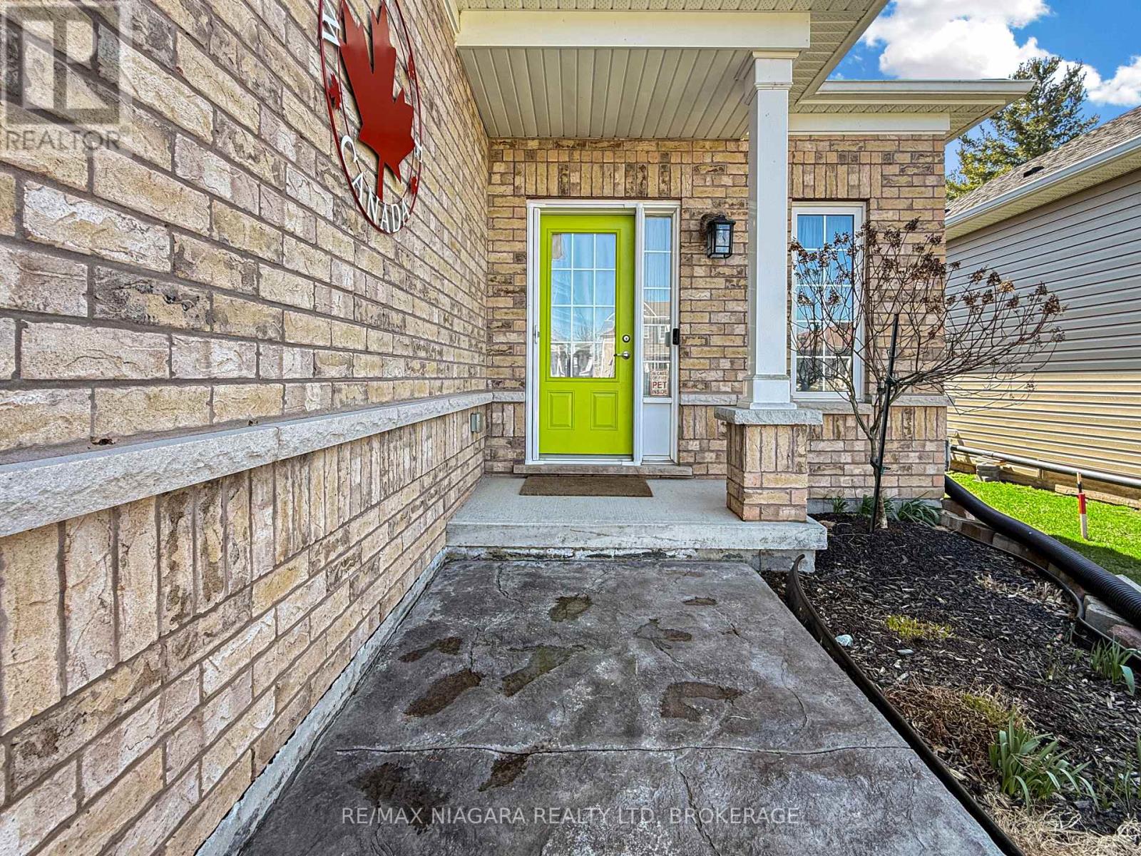 1041 Meadowood Street Property Photo 3