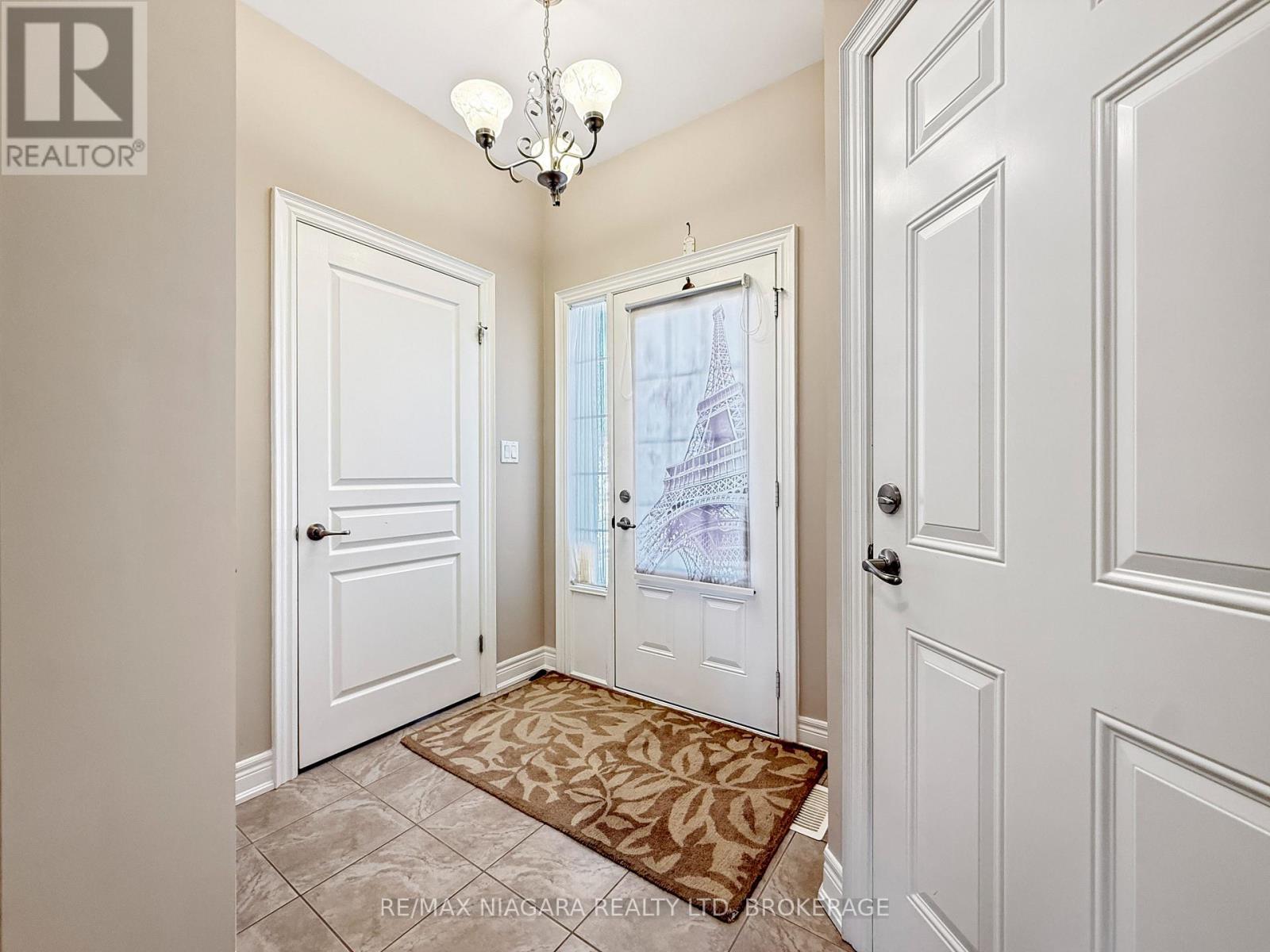 1041 Meadowood Street Property Photo 4