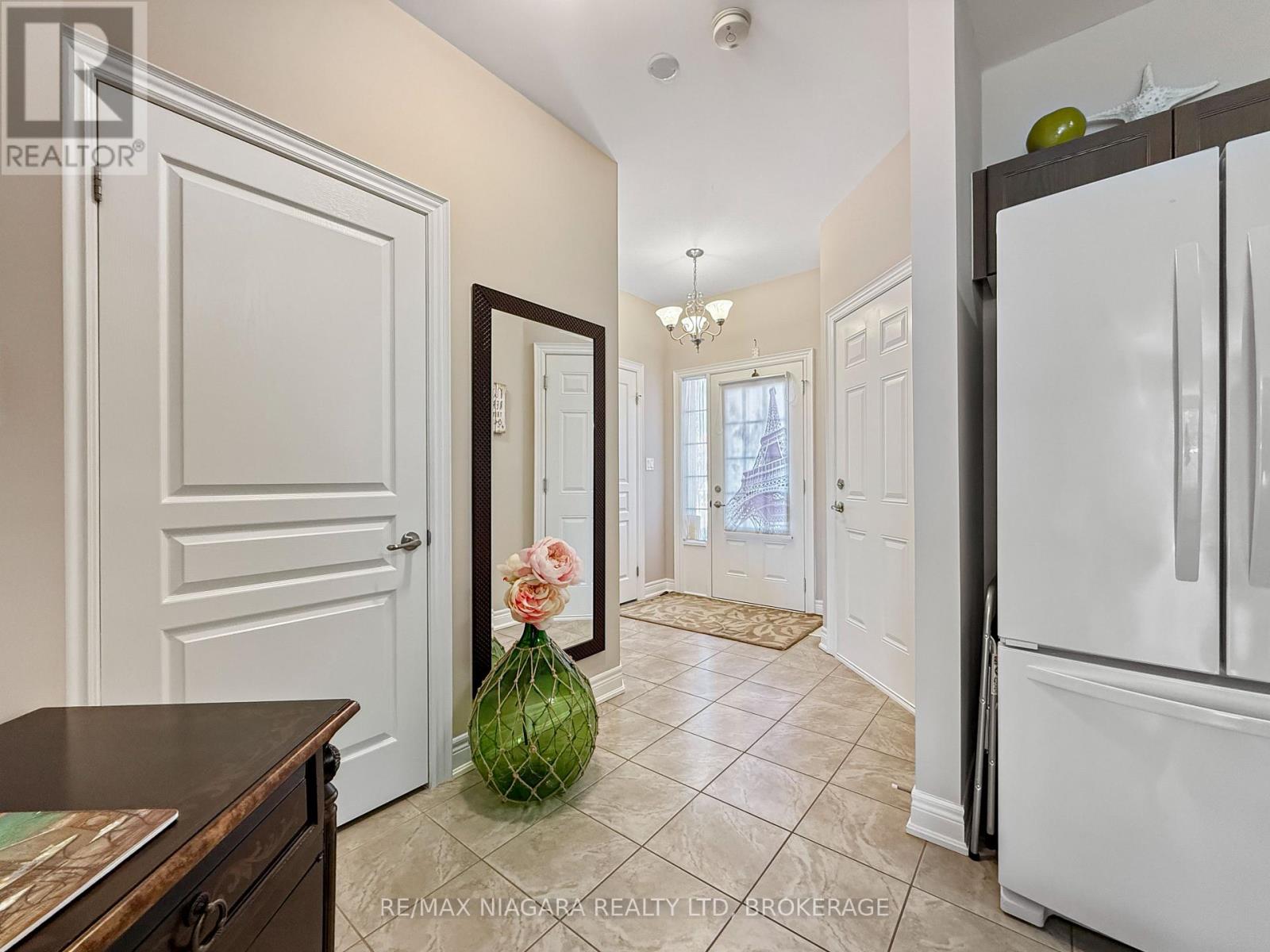 1041 Meadowood Street Property Photo 5