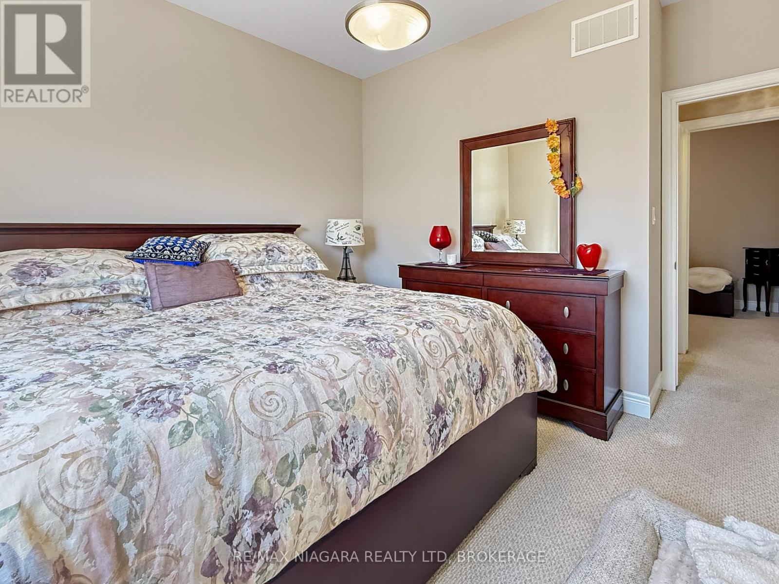 1041 Meadowood Street Property Photo 14