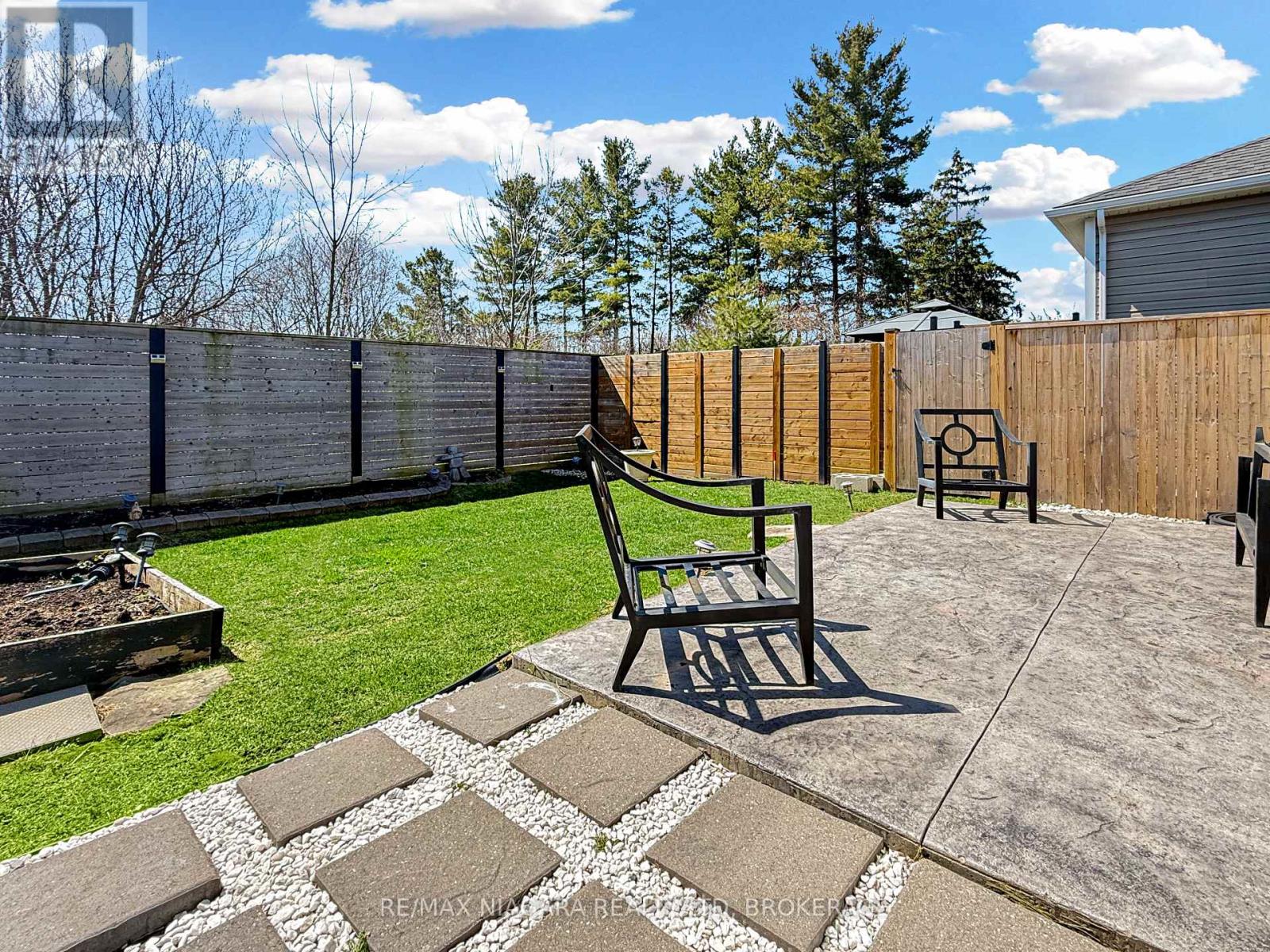 1041 Meadowood Street Property Photo 18