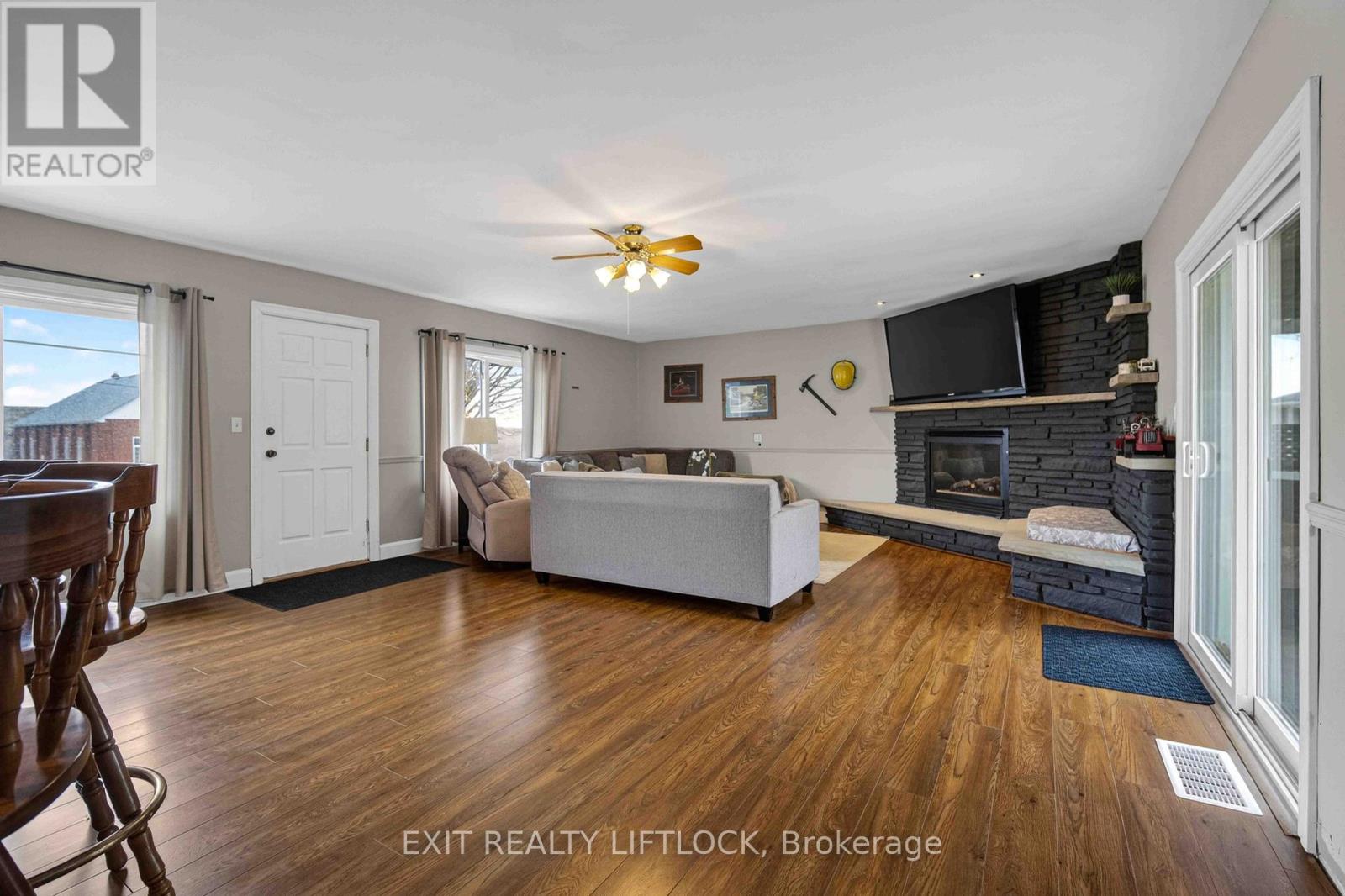 1833 Keene Road Property Photo 7