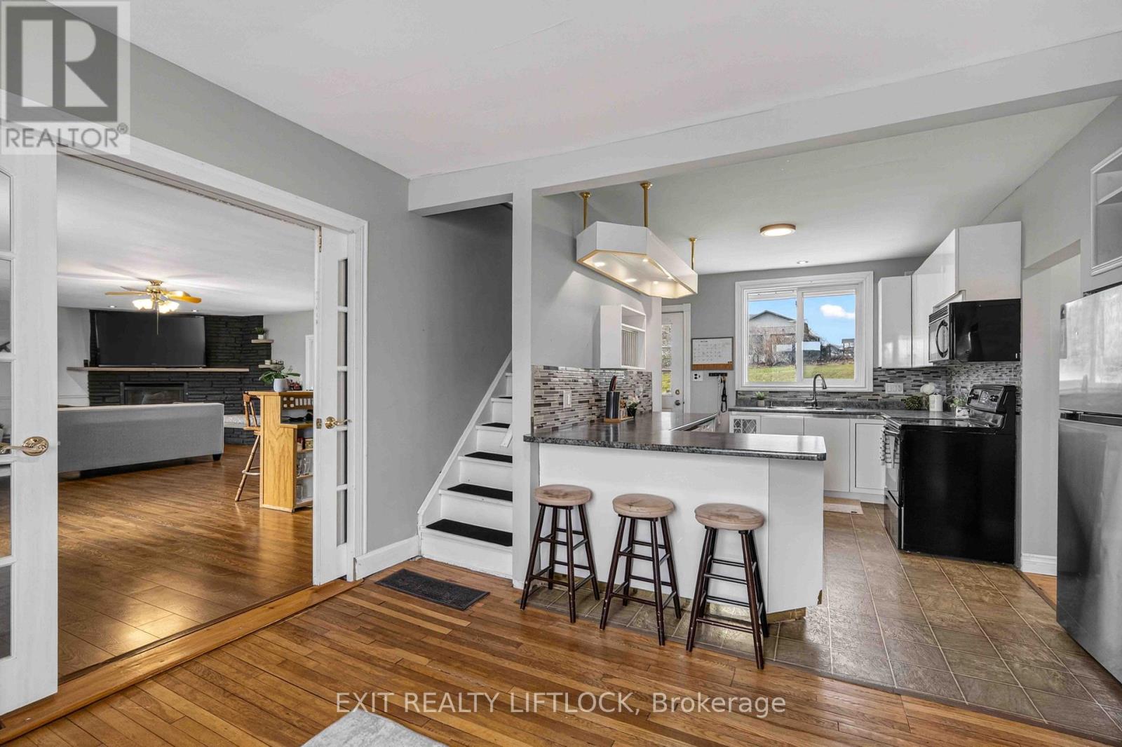 1833 Keene Road Property Photo 11