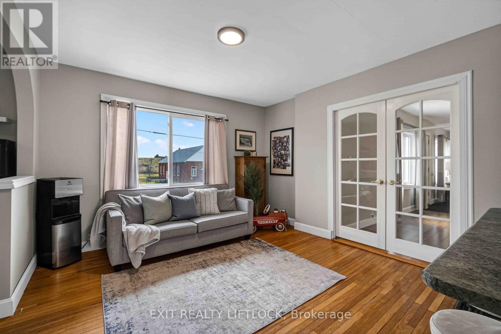1833 Keene Road Property Photo 13