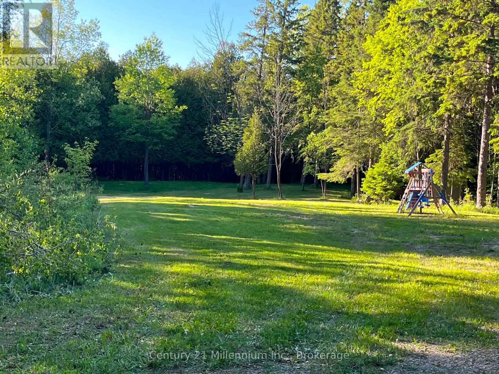627383 15 Side Road Property Photo 1