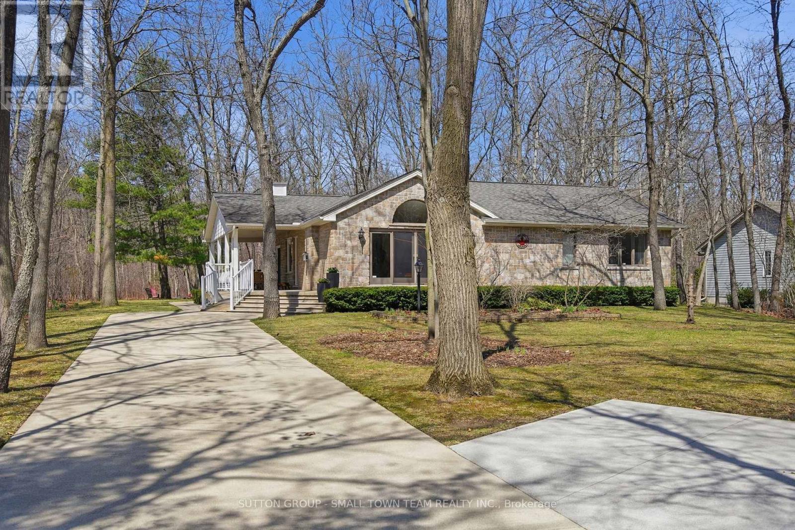 8816 Timberwood Trail Property Photo 1