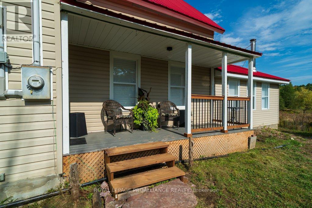 5948 Ardoch Road Property Photo 6