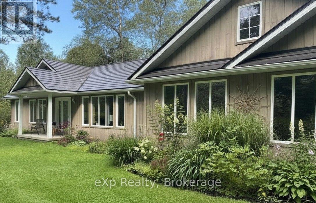 303709 South Line Property Photo 2