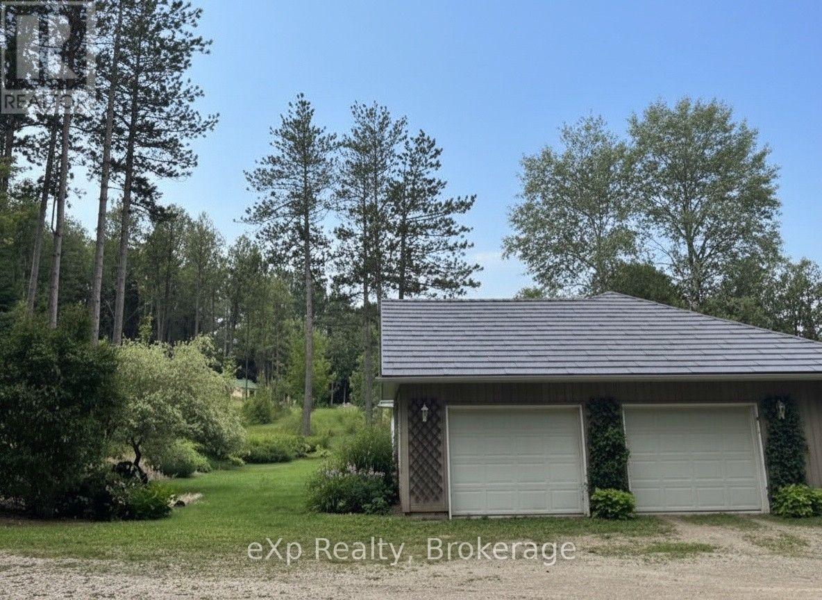 303709 South Line Property Photo 5