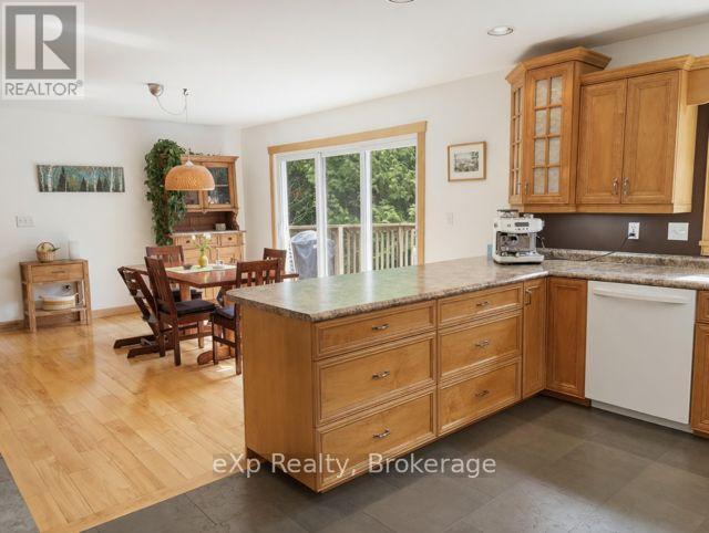 303709 South Line Property Photo 16