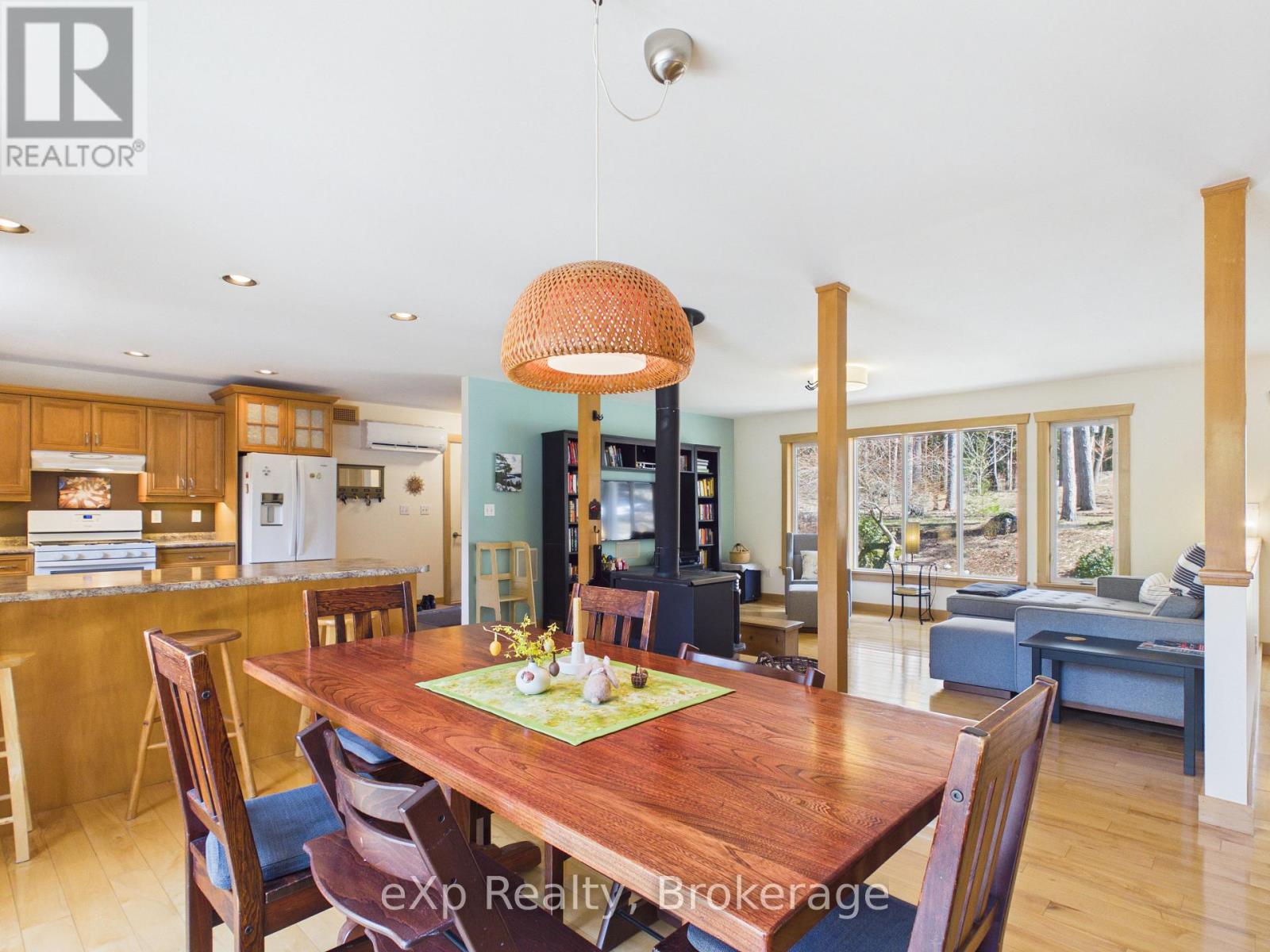 303709 South Line Property Photo 18