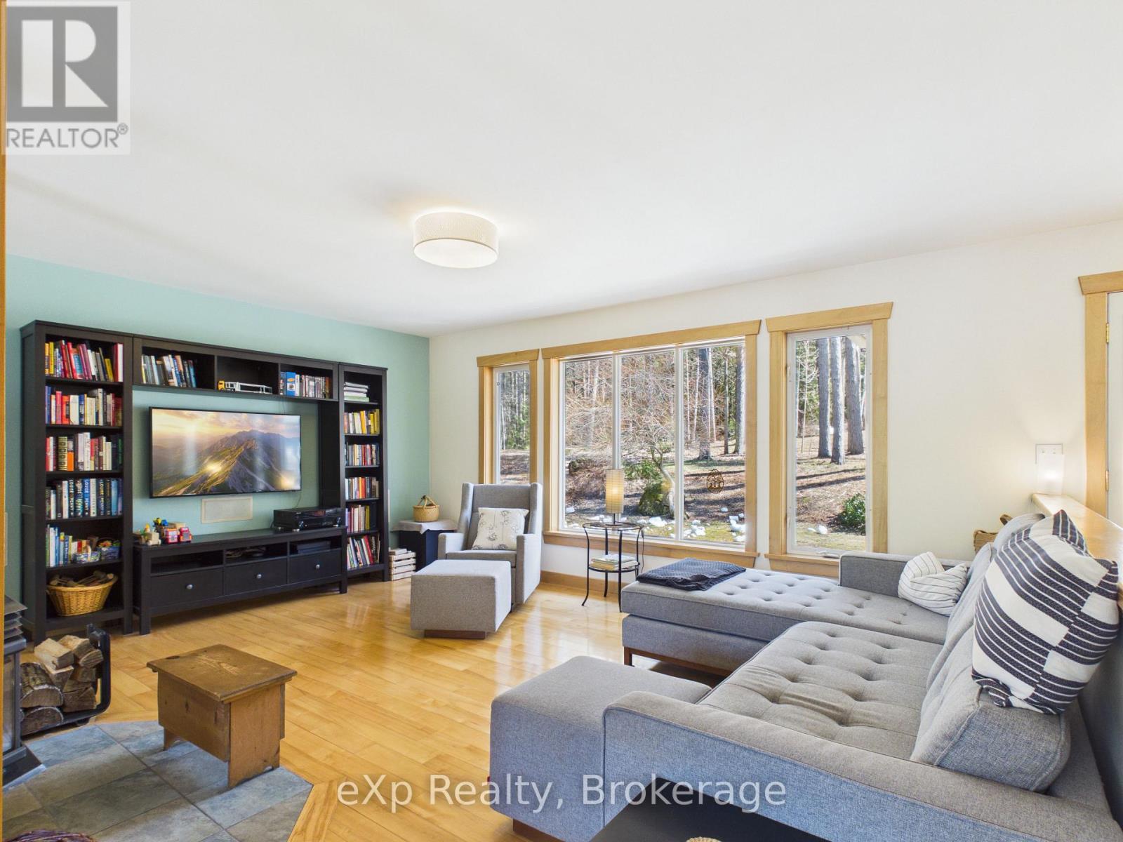 303709 South Line Property Photo 20