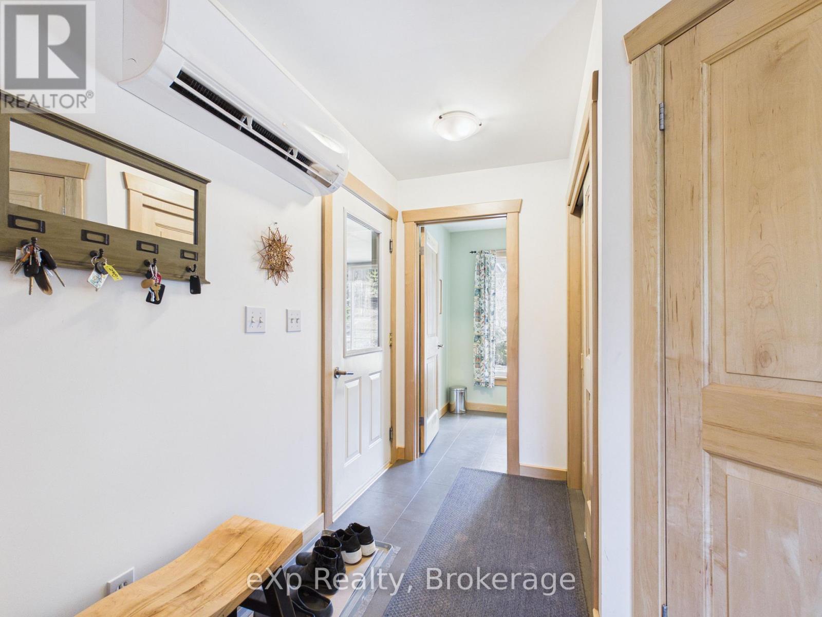 303709 South Line Property Photo 22
