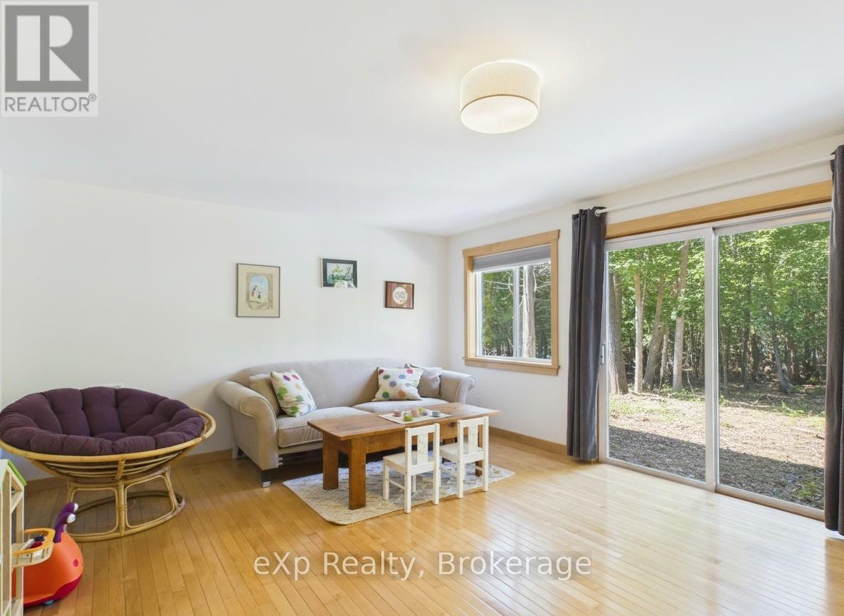 303709 South Line Property Photo 33